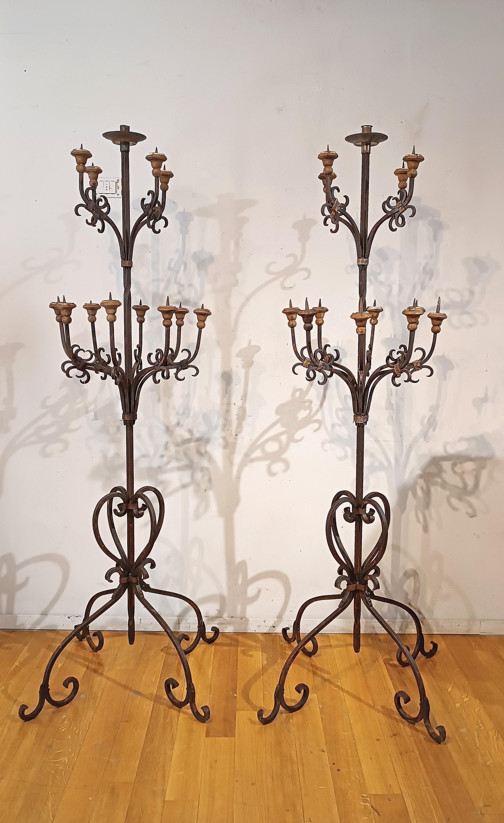 Intagliato a mano 19th CENTURY PAIR OF IRON TORCHES in vendita