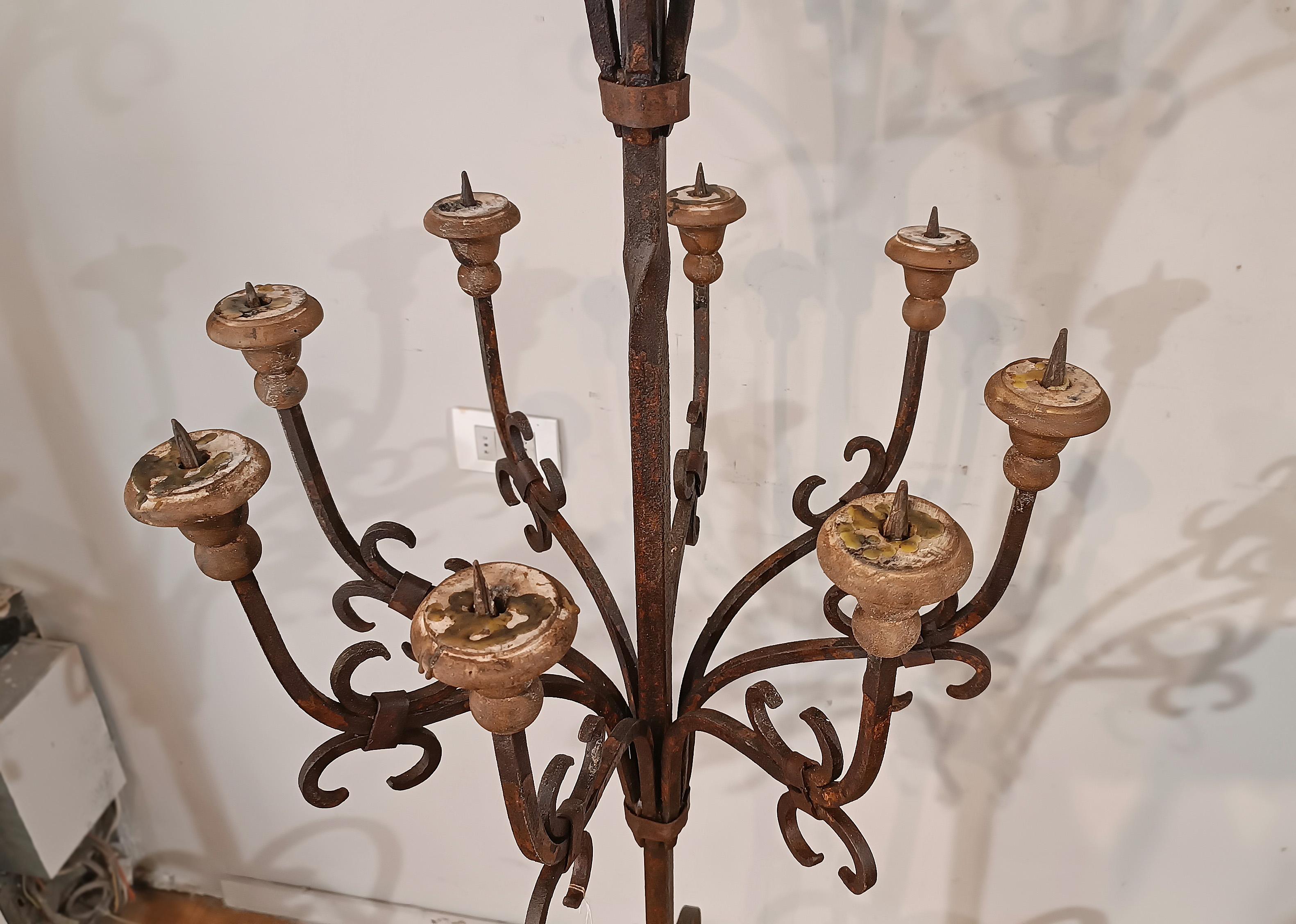 19th Century 19th CENTURY PAIR OF IRON TORCHES in vendita