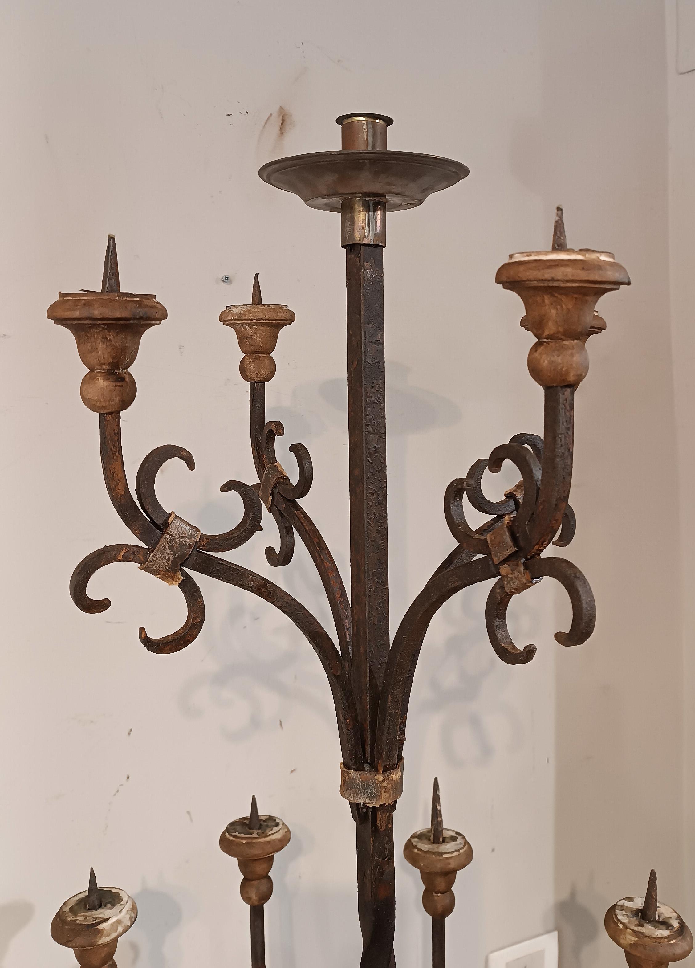 19th CENTURY PAIR OF IRON TORCHES in vendita 1
