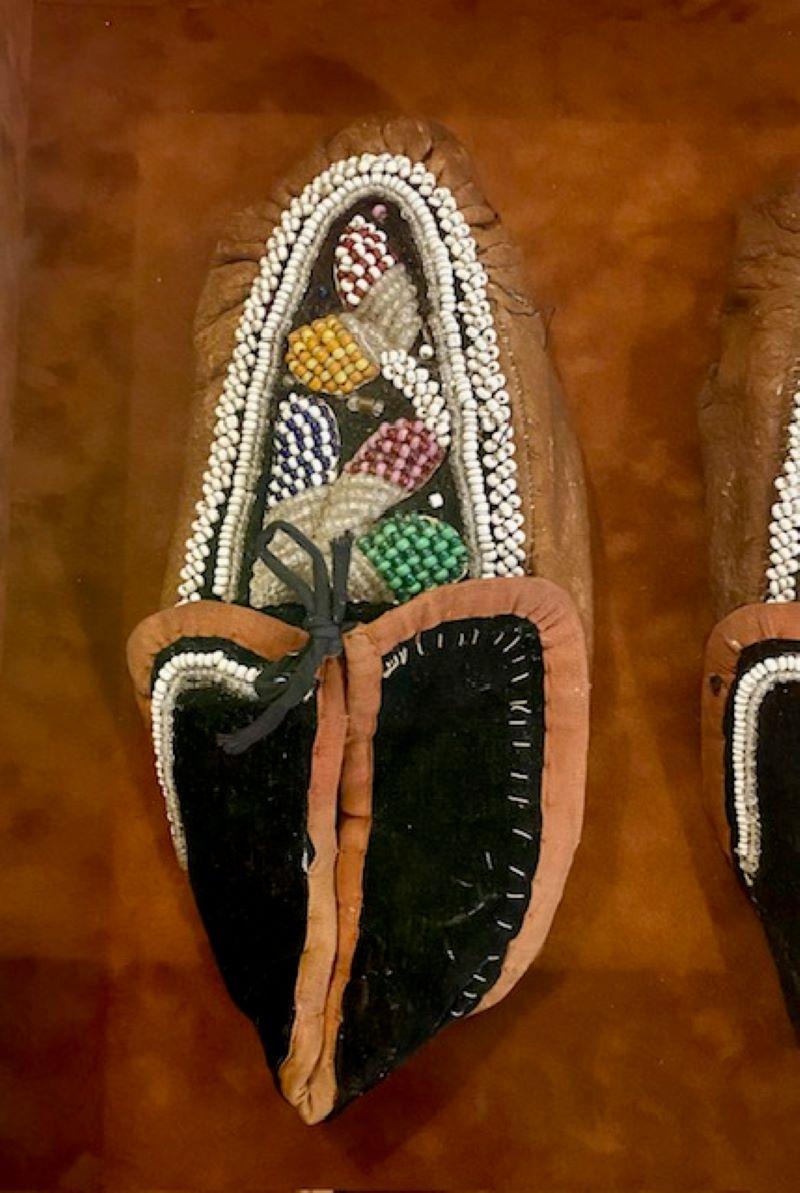 Native American 19th Century Pair of Iroquois Moccasins For Sale