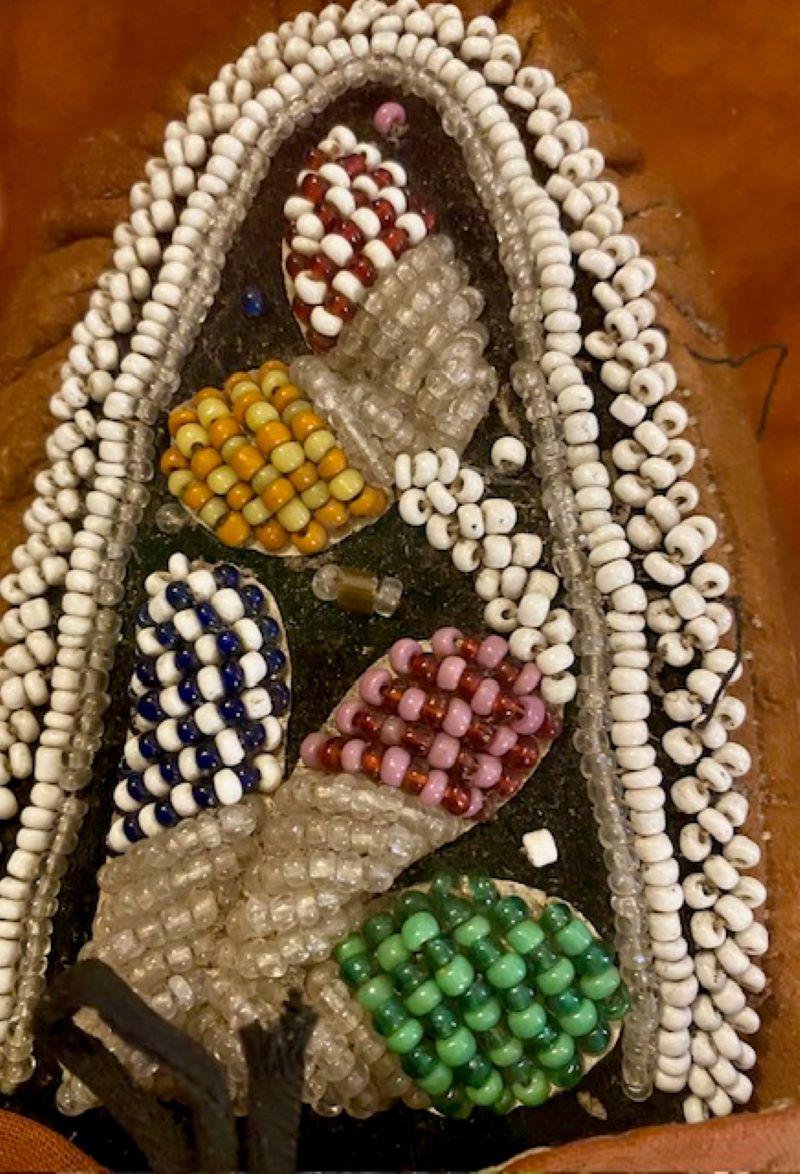 Hand-Crafted 19th Century Pair of Iroquois Moccasins For Sale