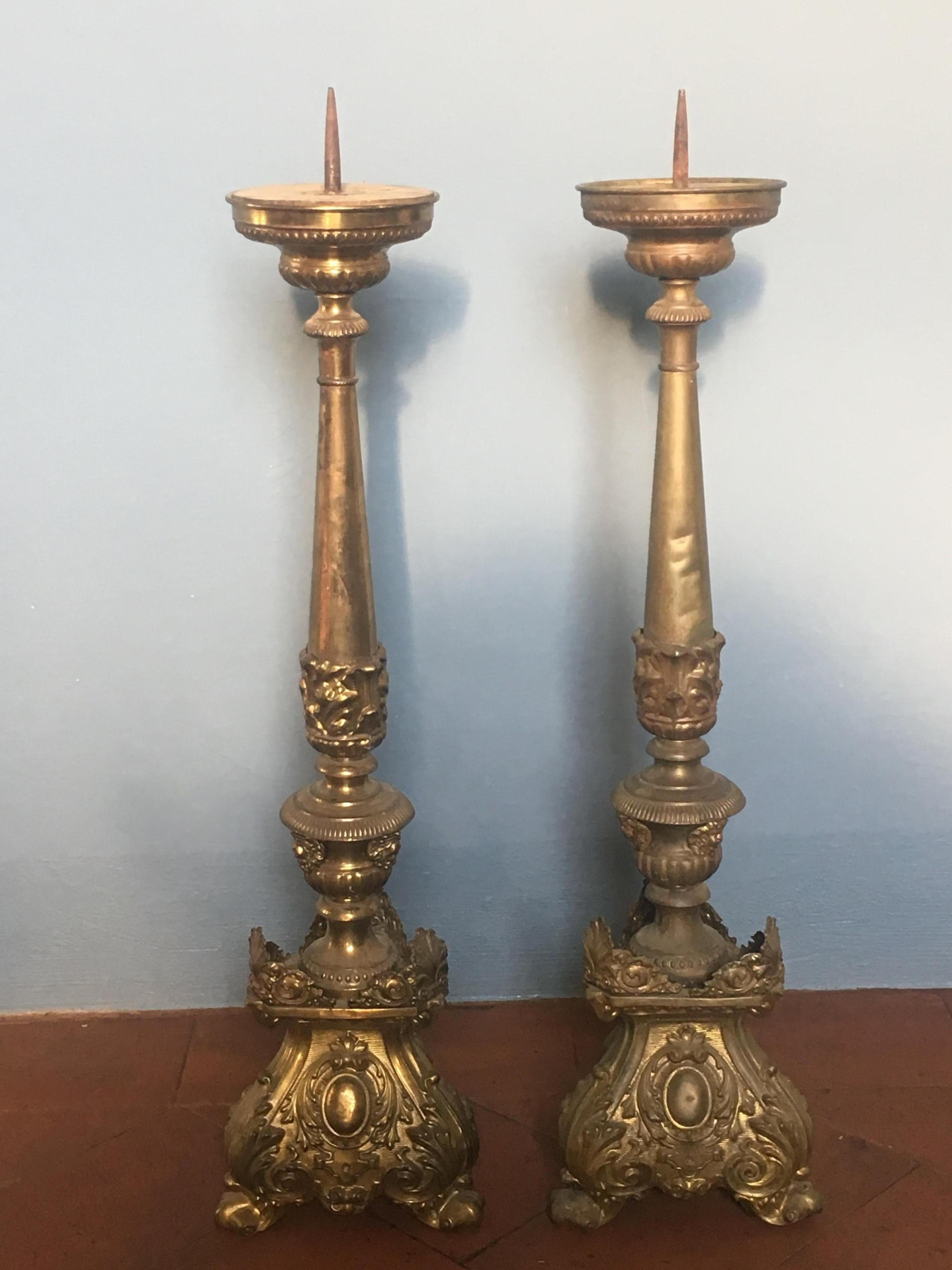 19th century pair of Italian ecclesiastic altar brass candleholder, 1890s.
This pair of candleholder is in good vintage conditions wear consist with age and use.
 
