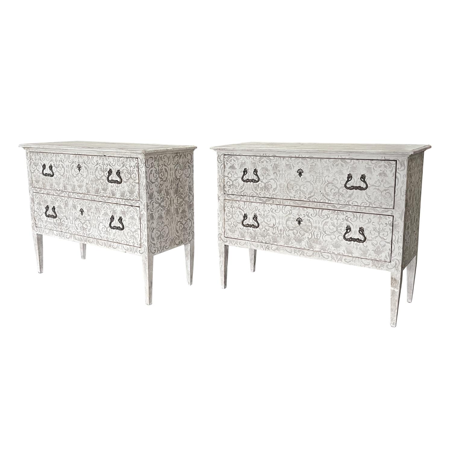 Hand-Carved 19th Century Pair of Italian Arte Povera Pine Bed Side Tables - Antique Chests