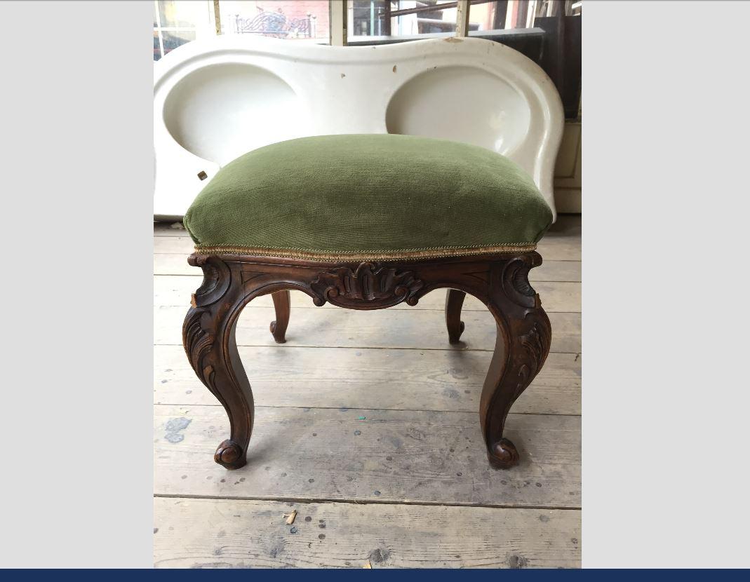 19th Century Pair of Italian Carved Wood Footstools with Velvet Seat, 1890s In Good Condition For Sale In Florence, IT