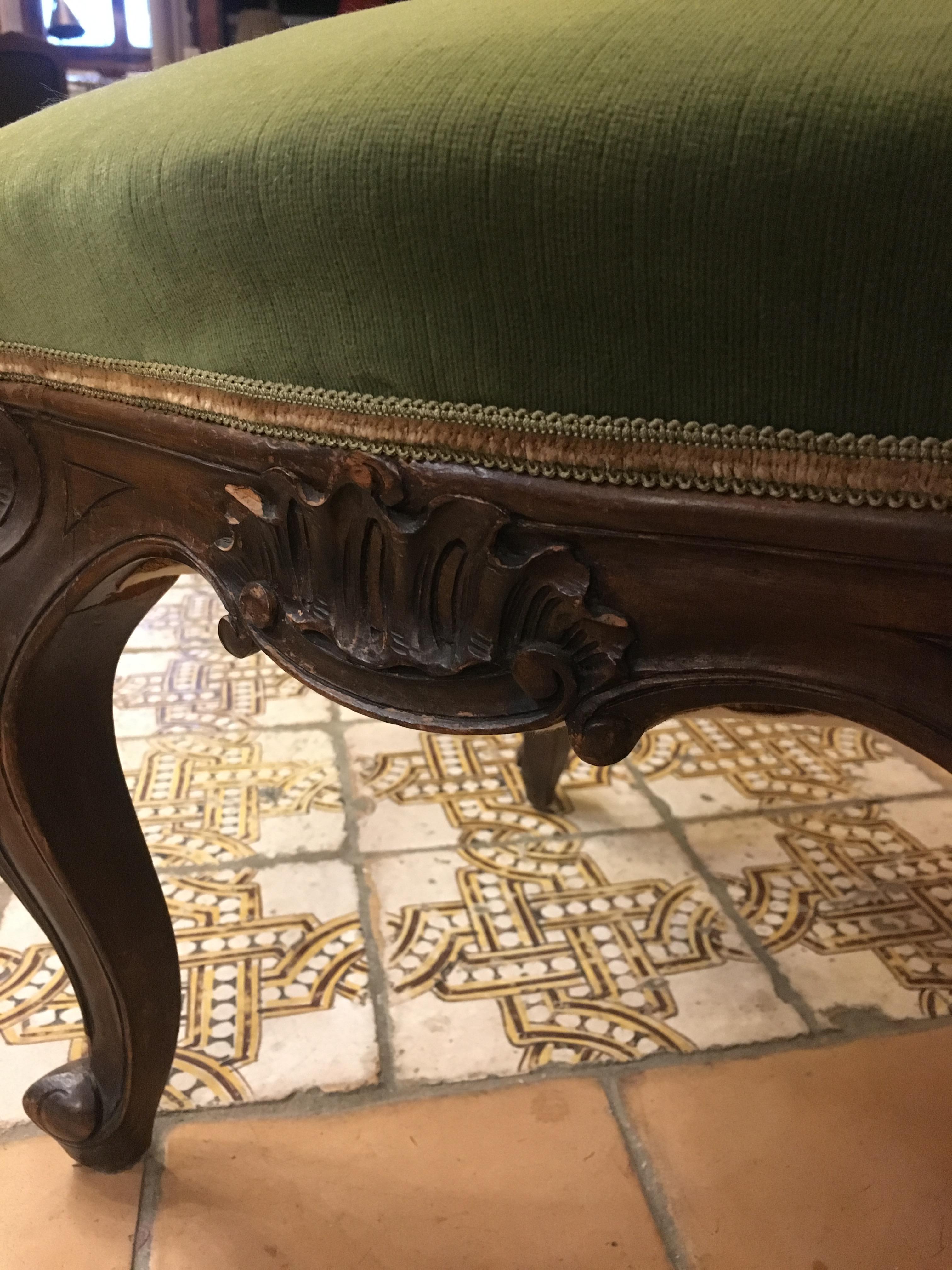 19th Century Pair of Italian Carved Wood Footstools with Velvet Seat, 1890s im Zustand „Gut“ im Angebot in Florence, IT