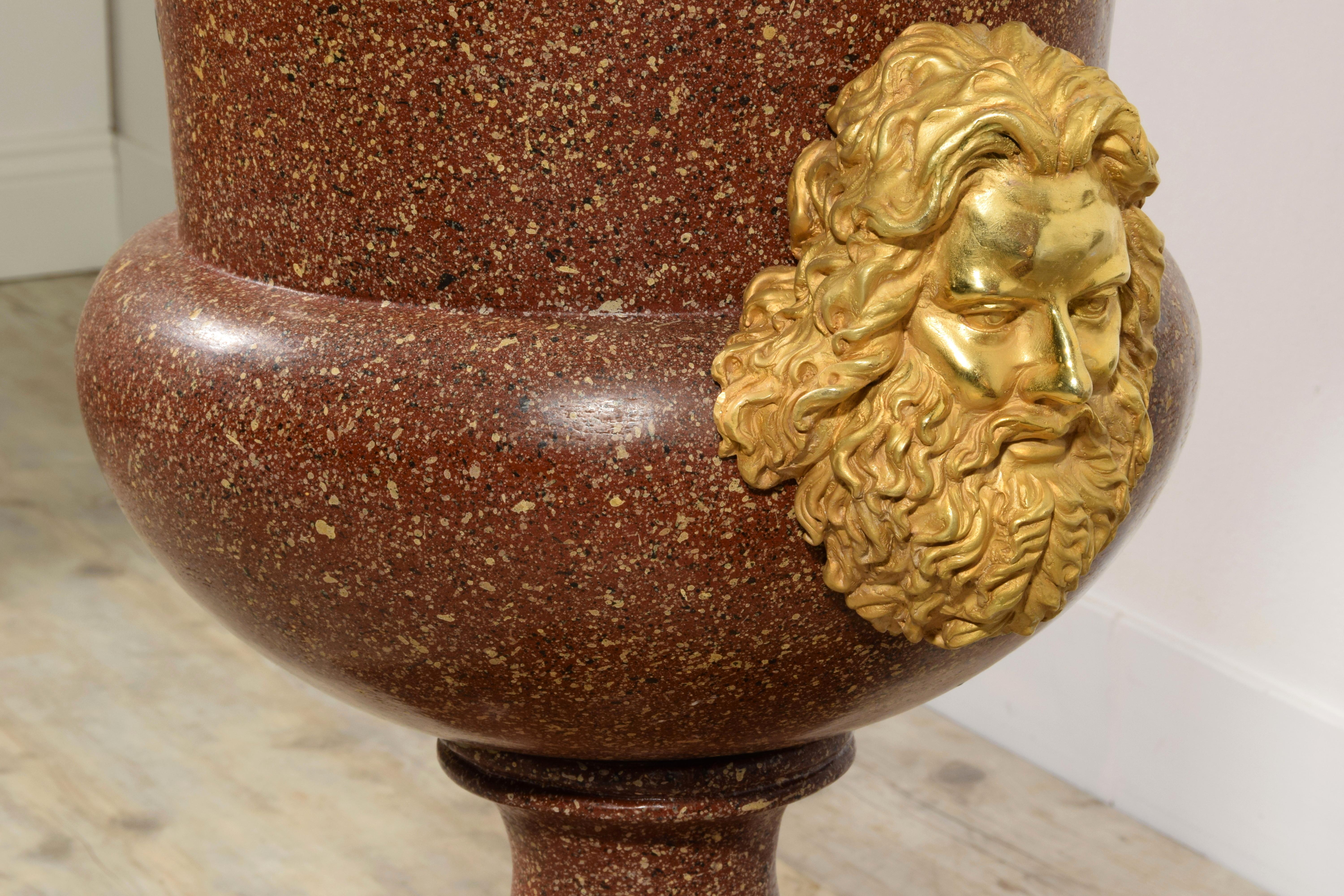 XIXe siècle, Paire de vases italiens en bronze laqué  en vente 11