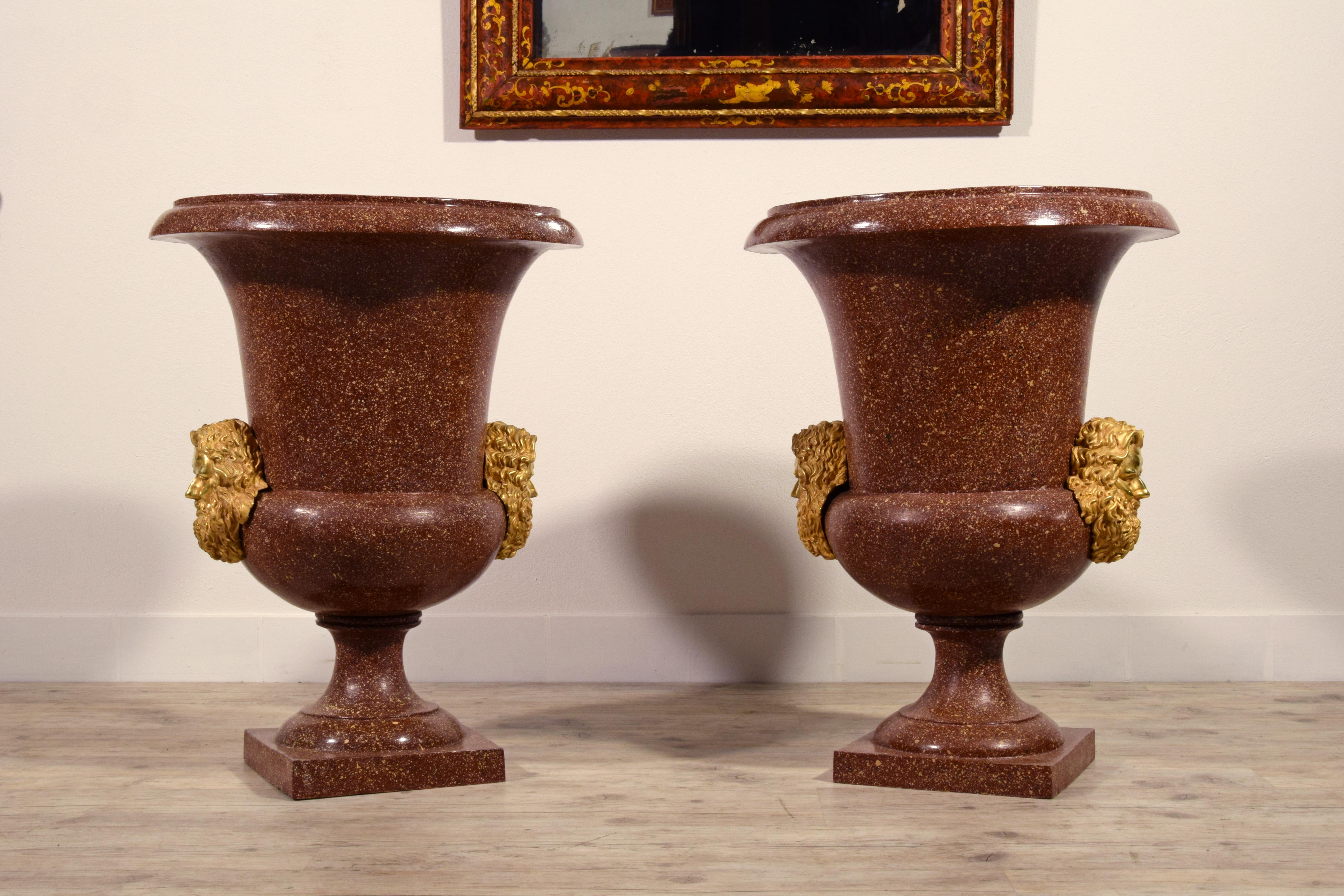 19th Century, Pair of Italian Lacquered Bronze Vases

Pair of vases in bronze lacquered with fake porphyry with applications in chiseled and gilded bronze, Rome, late nineteenth century - early twentieth century, Neoclassical style
Measurements: H