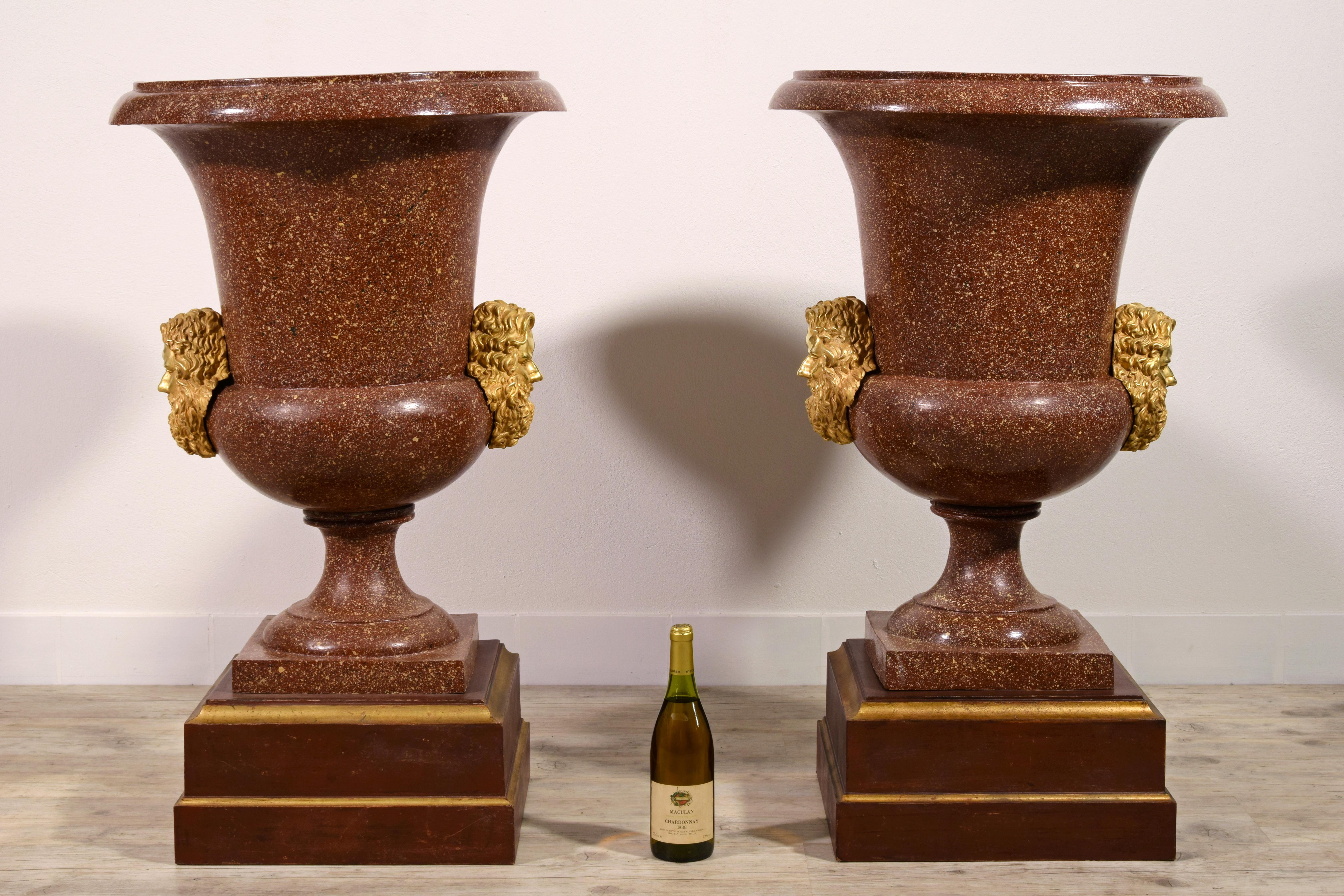 19th Century, Pair of Italian Lacquered Bronze Vases  For Sale 2