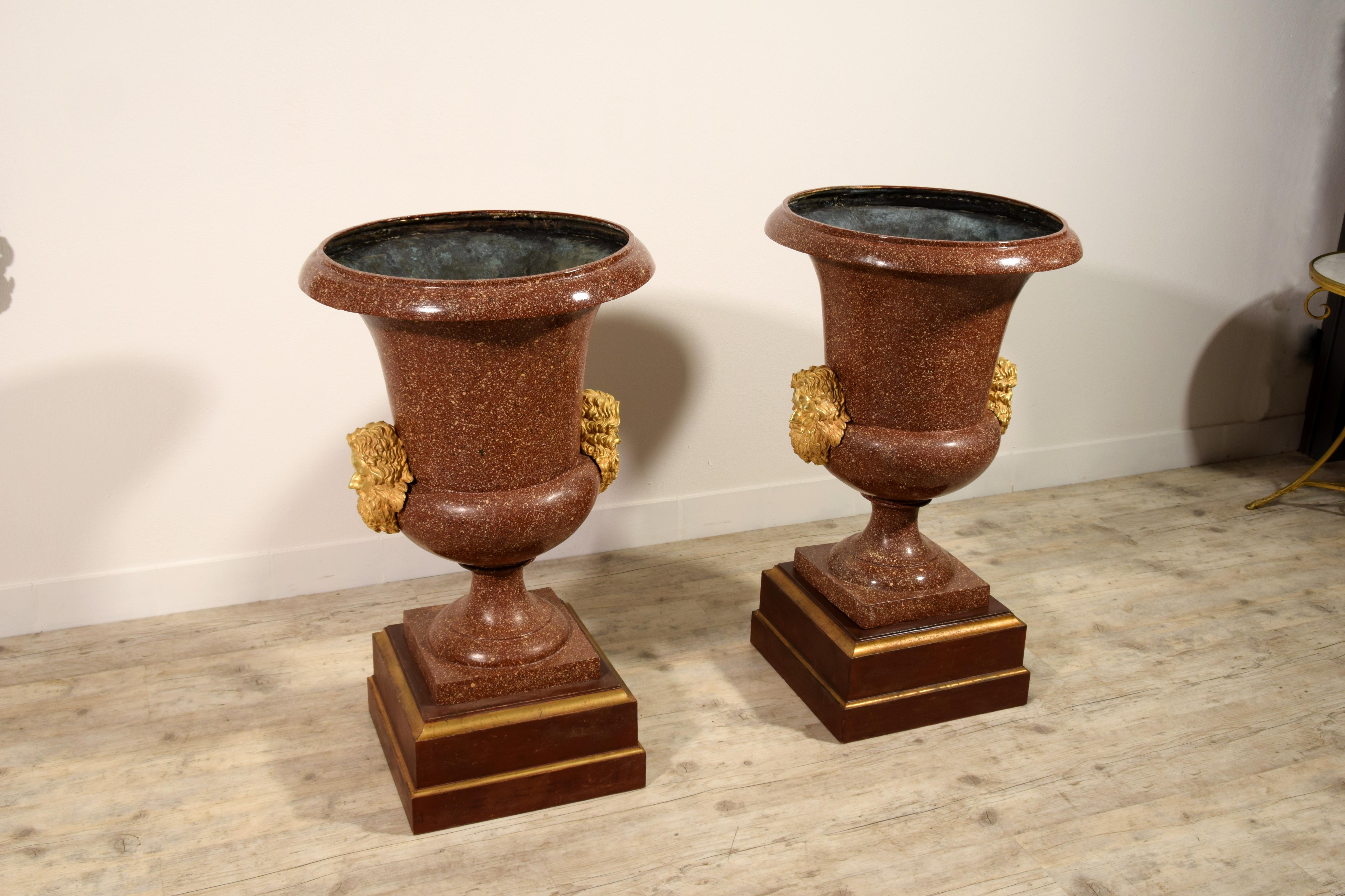 19th Century, Pair of Italian Lacquered Bronze Vases  For Sale 4