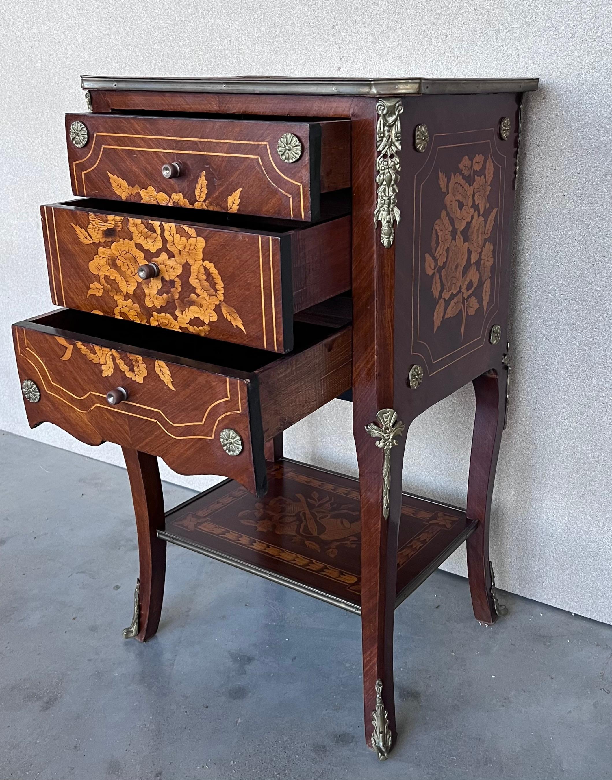 19th Century Pair of Italian Louis XV Marquetry Nightstnds with Drawers & Shelve For Sale 4