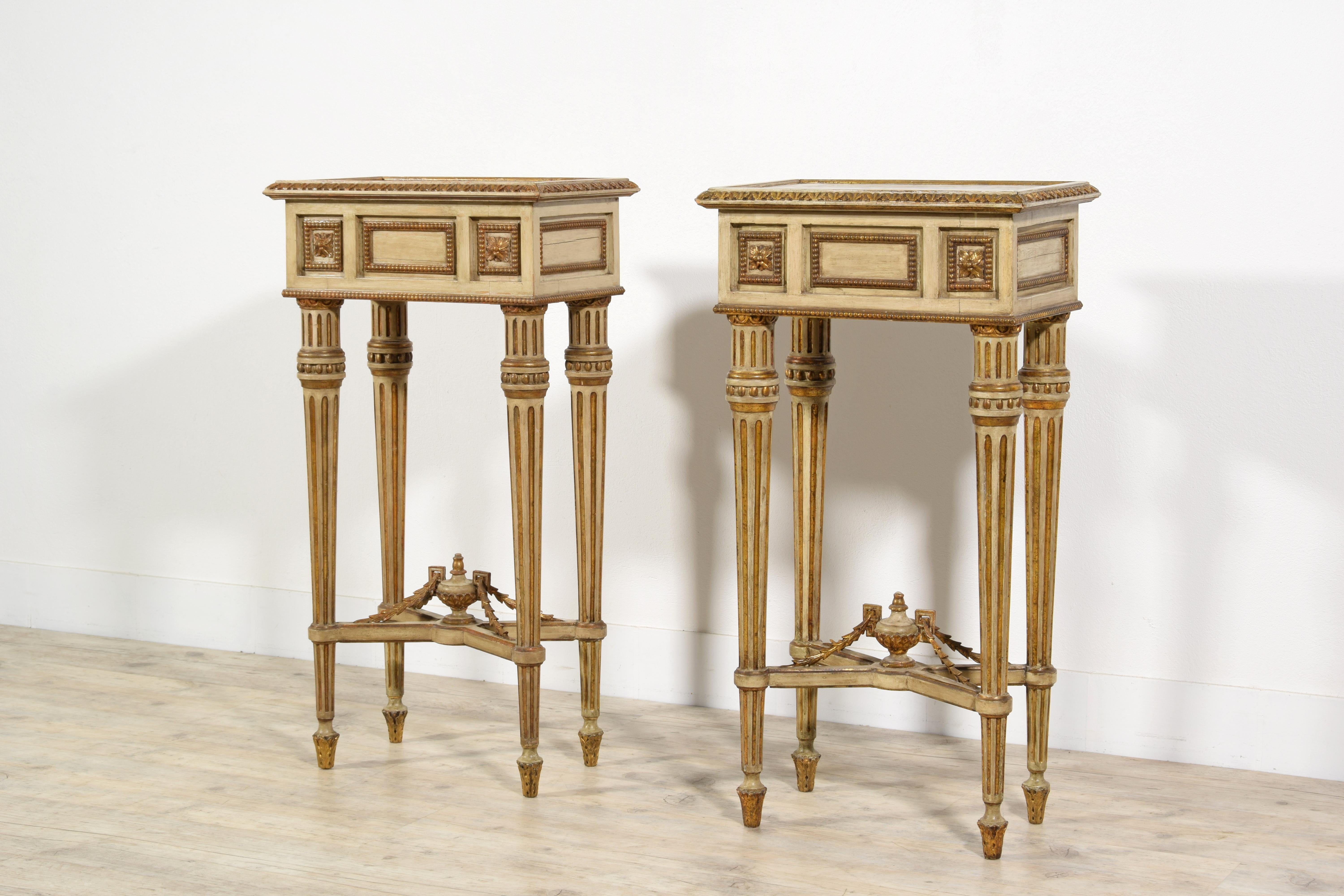 19th Century, Pair of Italian Louis XVI Style Lacquered Wood Central Tables  10