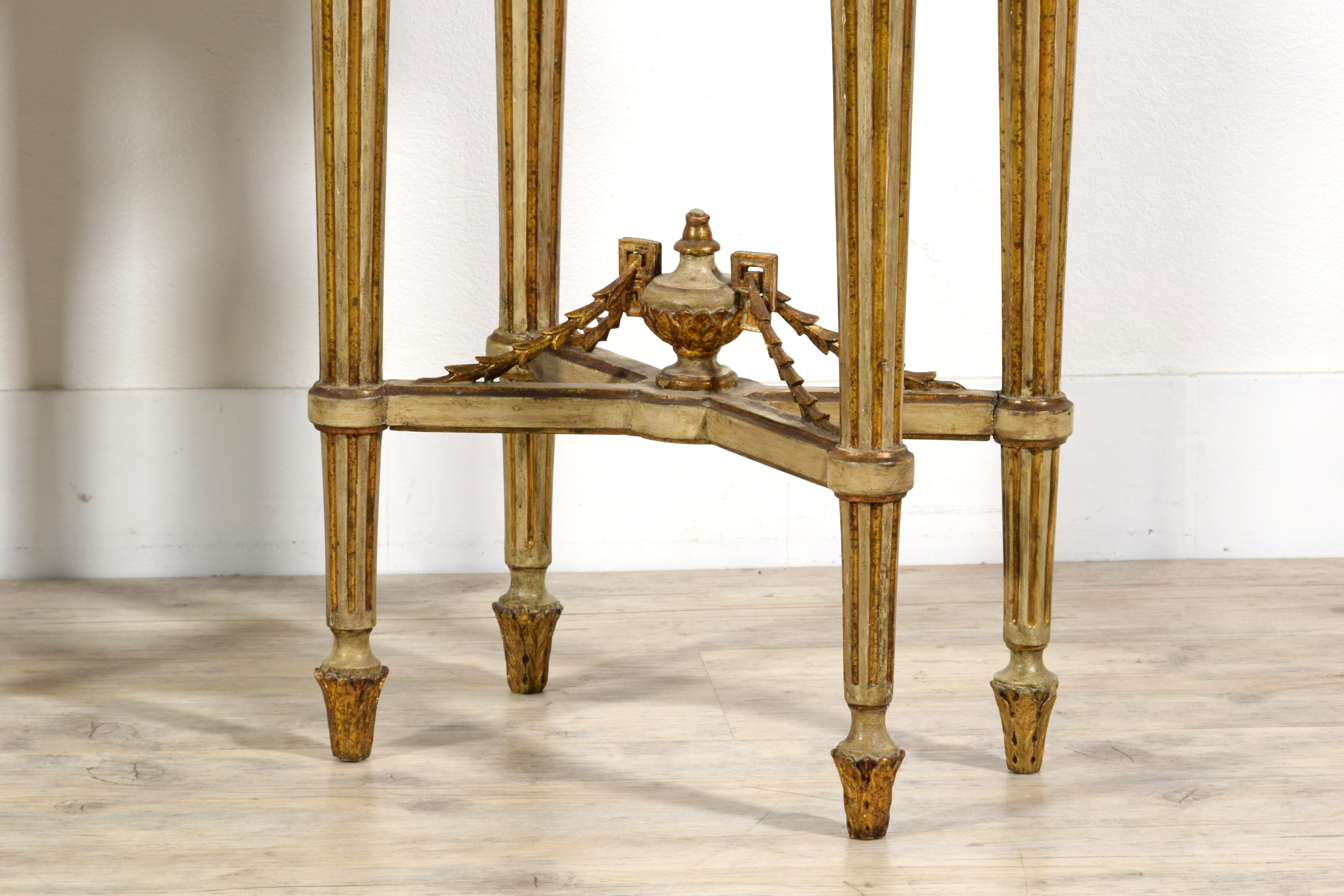19th Century, Pair of Italian Louis XVI Style Lacquered Wood Central Tables  16