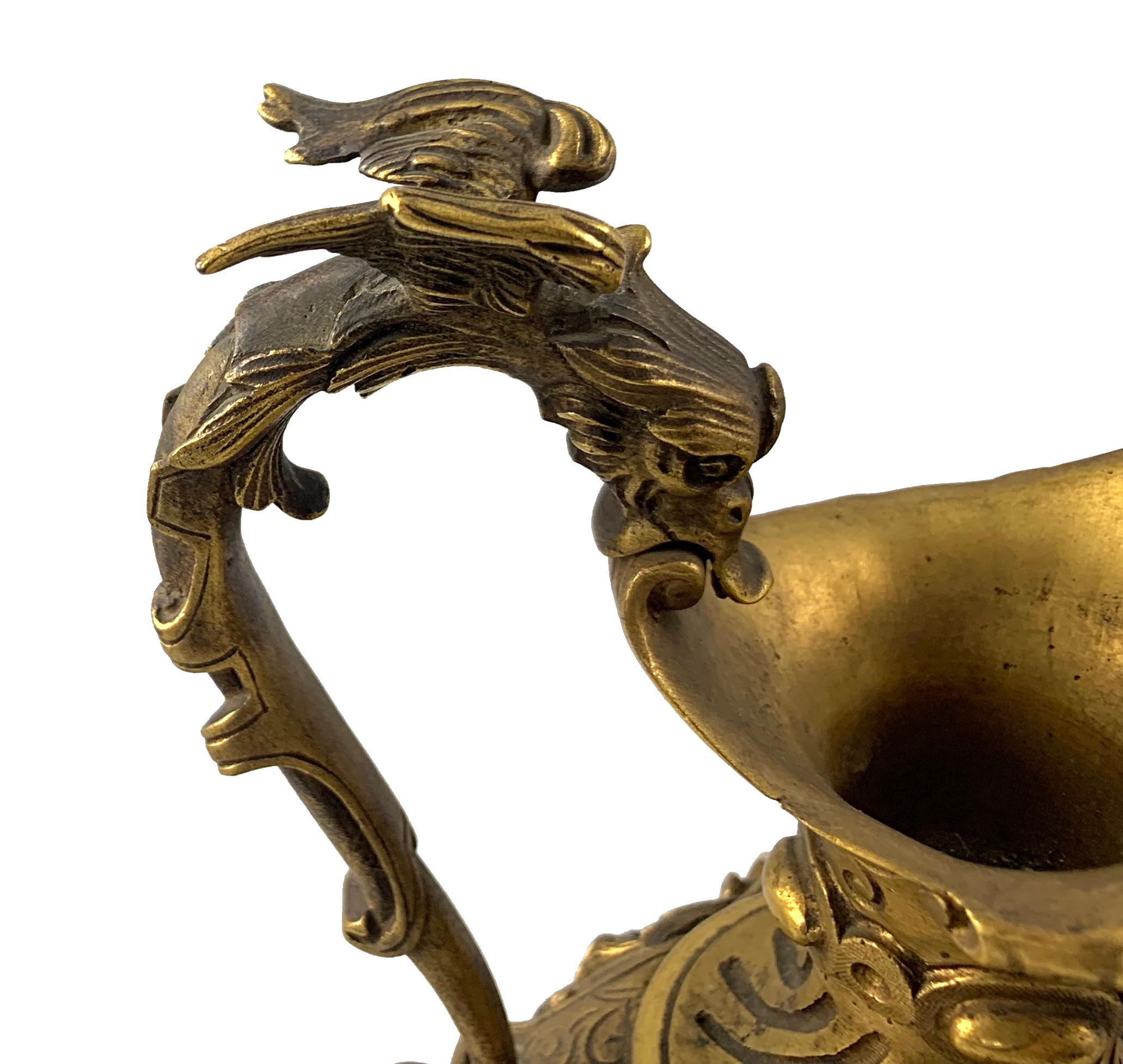 19th Century Pair of Italian Renaissance Revival Cast Gilt Bronze Ewers For Sale 5