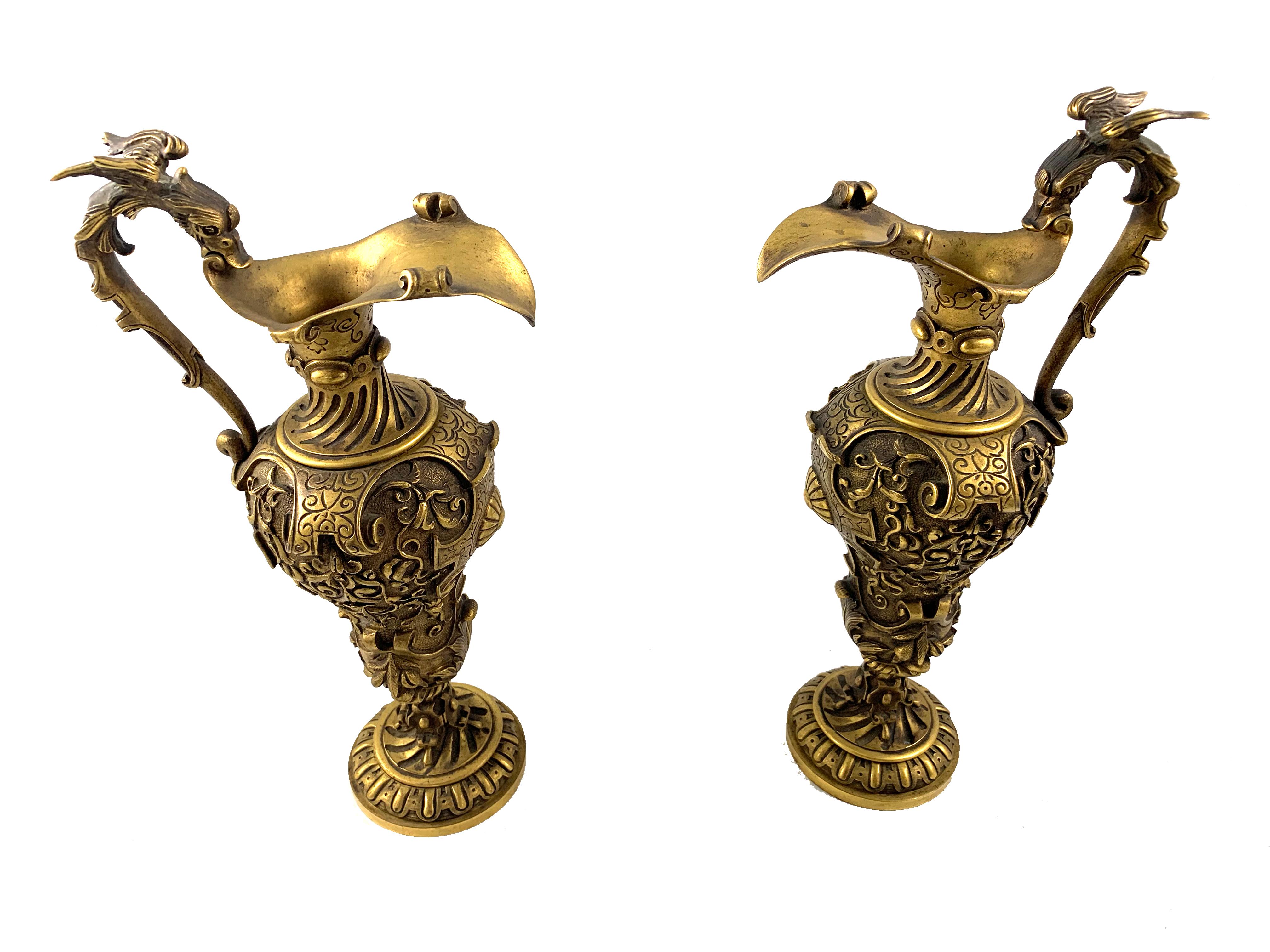 Hand-Crafted 19th Century Pair of Italian Renaissance Revival Cast Gilt Bronze Ewers For Sale