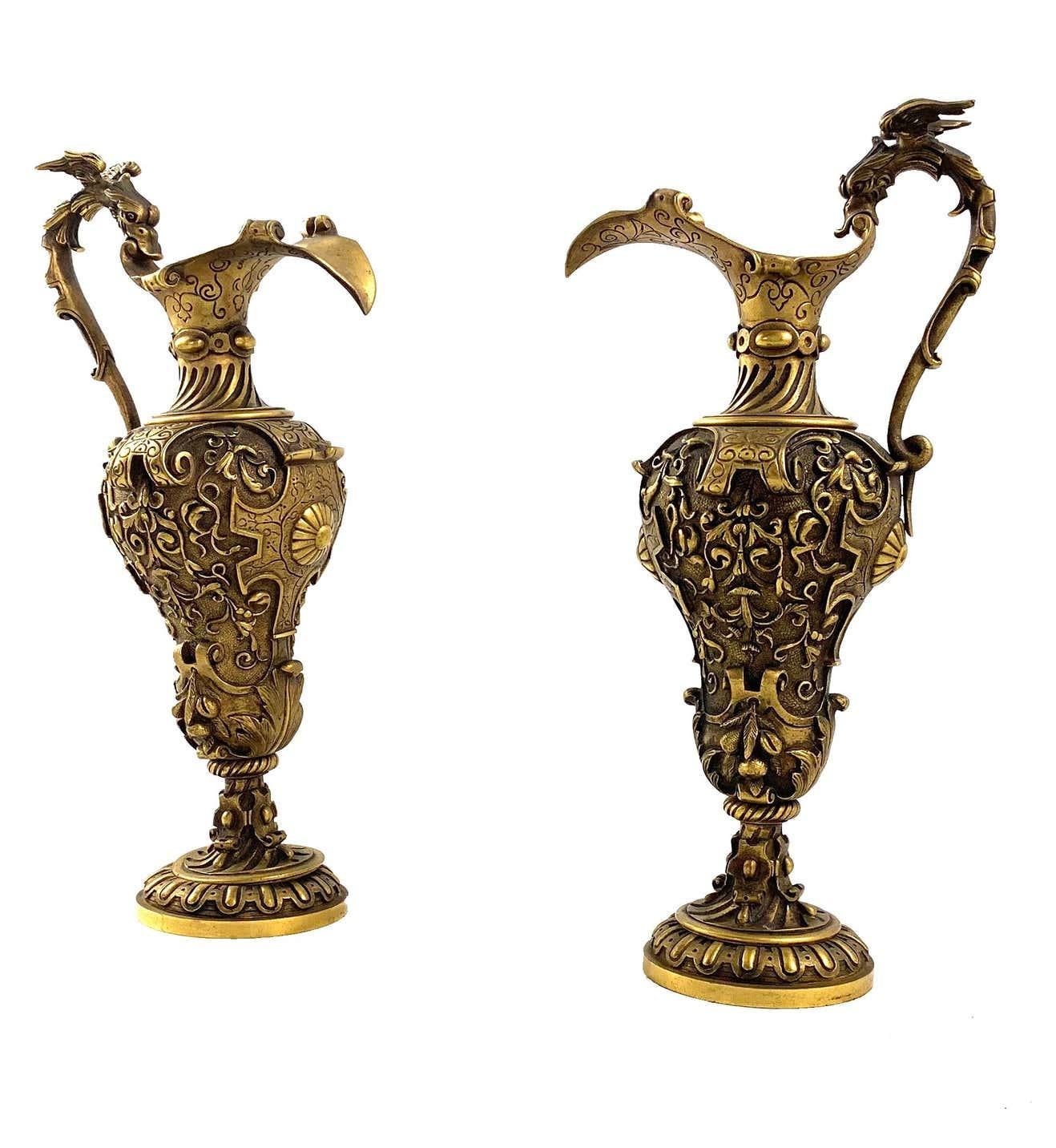 19th Century Pair of Italian Renaissance Revival Cast Gilt Bronze Ewers In Good Condition For Sale In Southall, GB