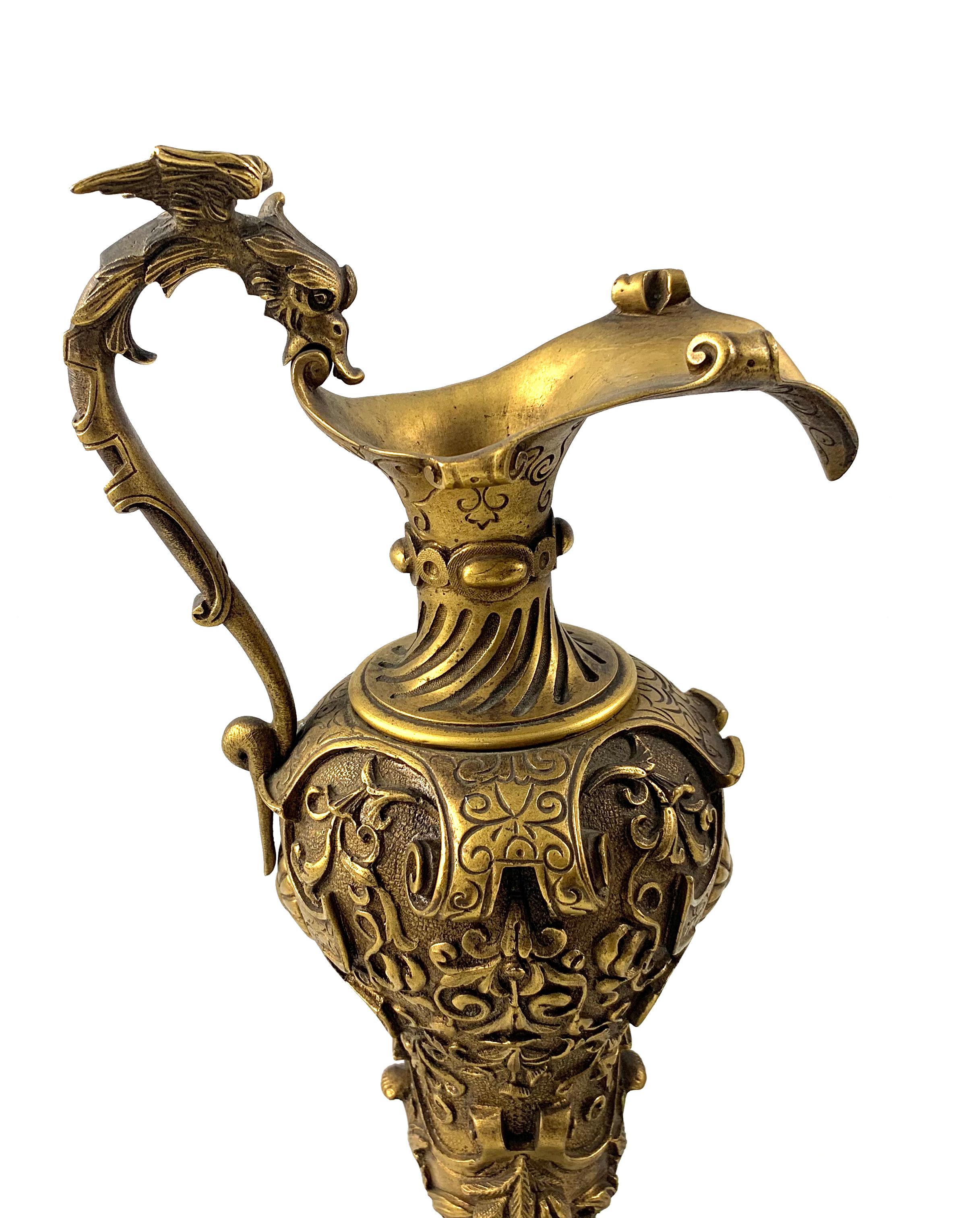 19th Century Pair of Italian Renaissance Revival Cast Gilt Bronze Ewers In Excellent Condition For Sale In London, GB