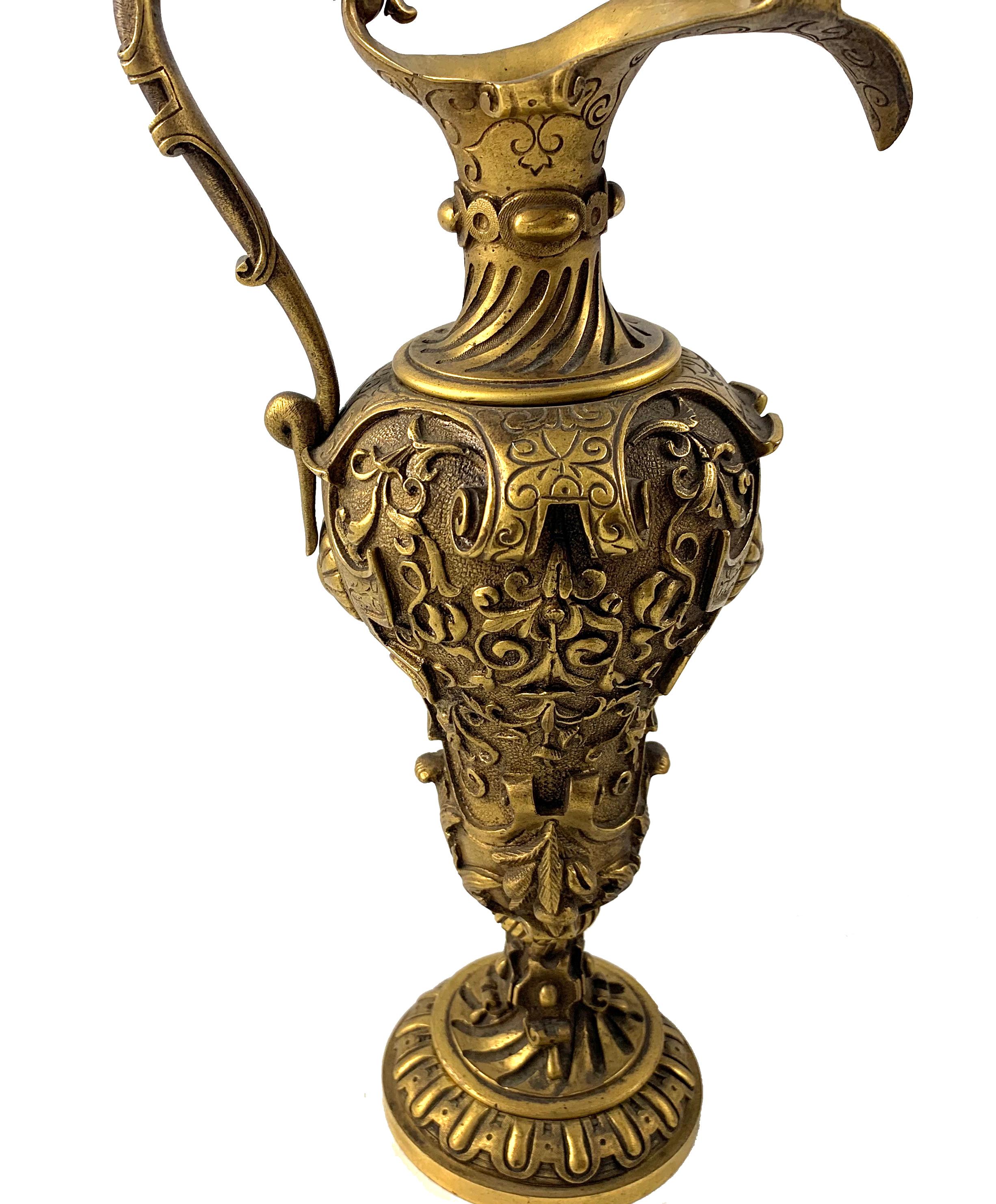 19th Century Pair of Italian Renaissance Revival Cast Gilt Bronze Ewers For Sale 1
