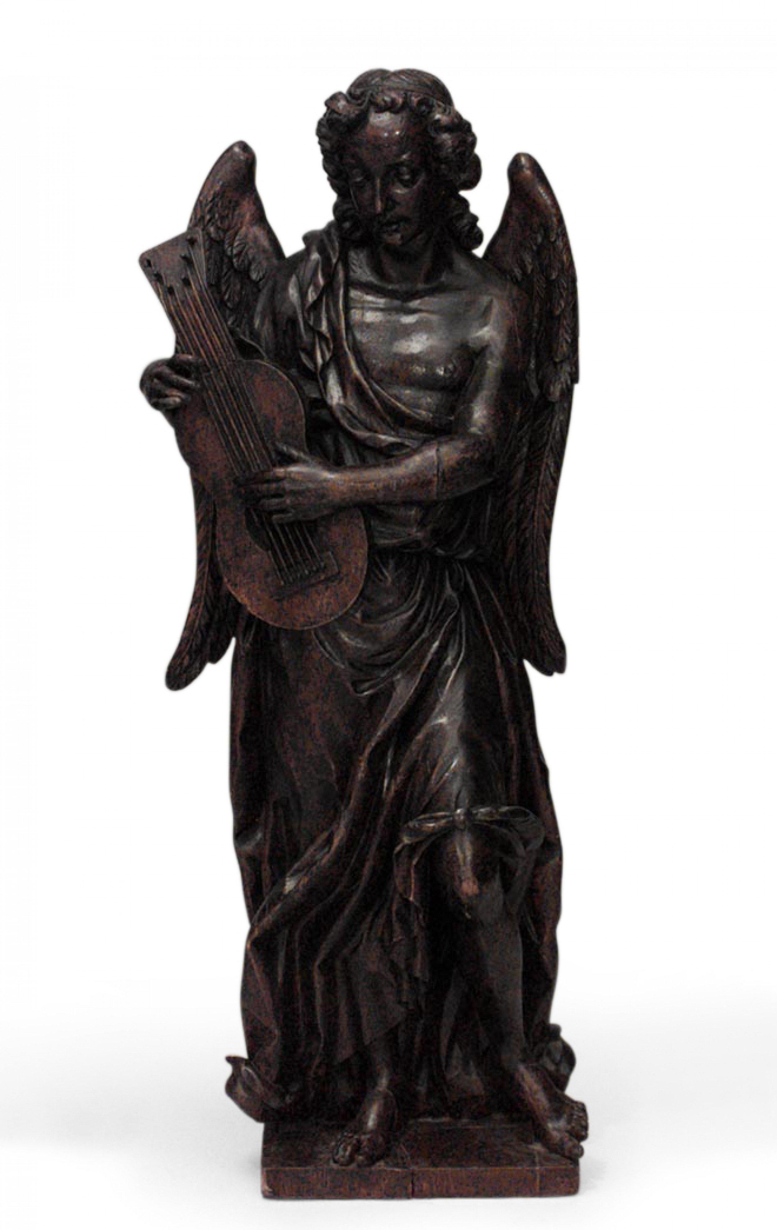 19th Century Pair of Italian Renaissance Revival Oak Angel Statues In Good Condition For Sale In New York, NY
