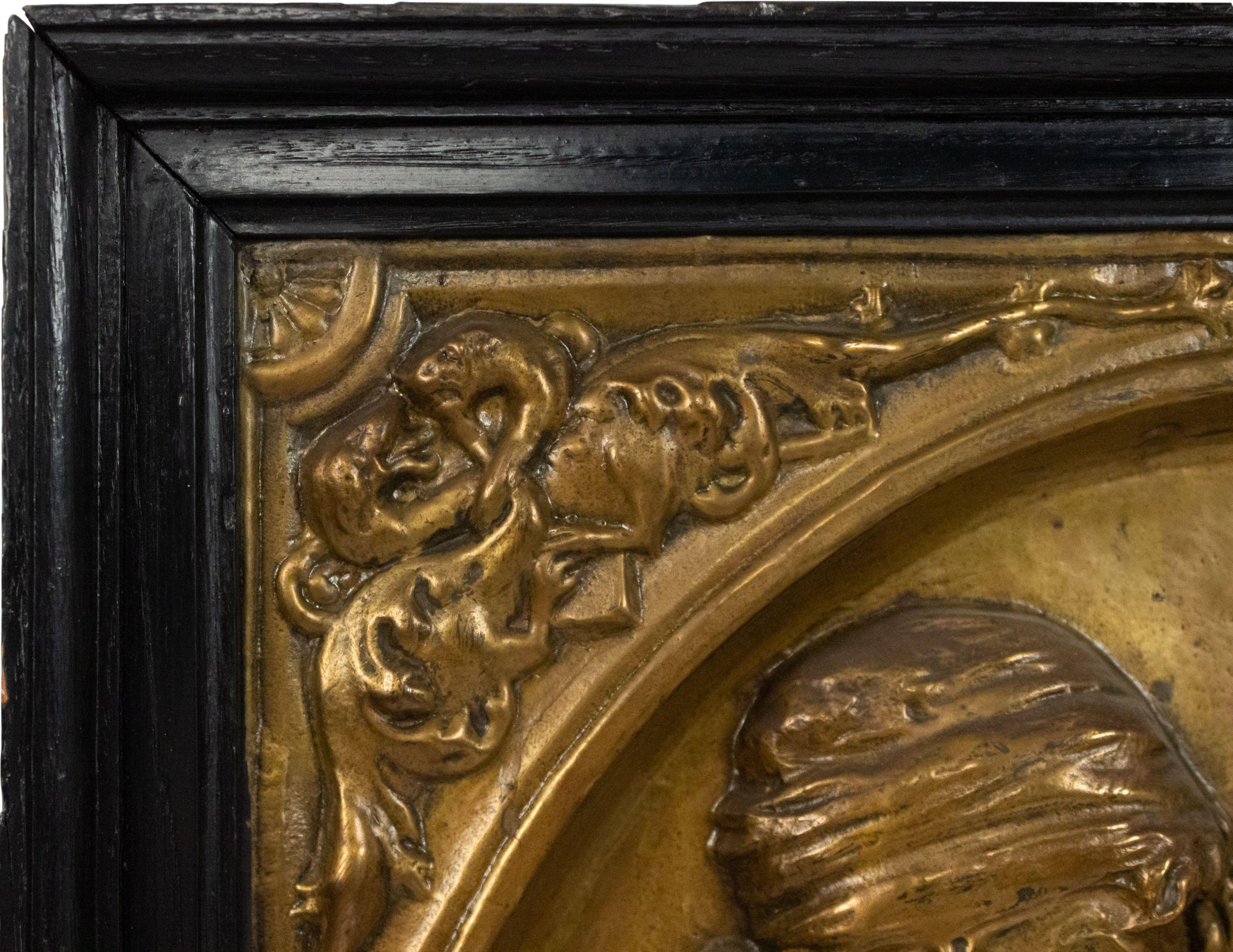 Paar italienische Wandtafeln im Renaissance-Stil des 19. Jahrhunderts aus Messing mit Prägung im Zustand „Gut“ im Angebot in Queens, NY