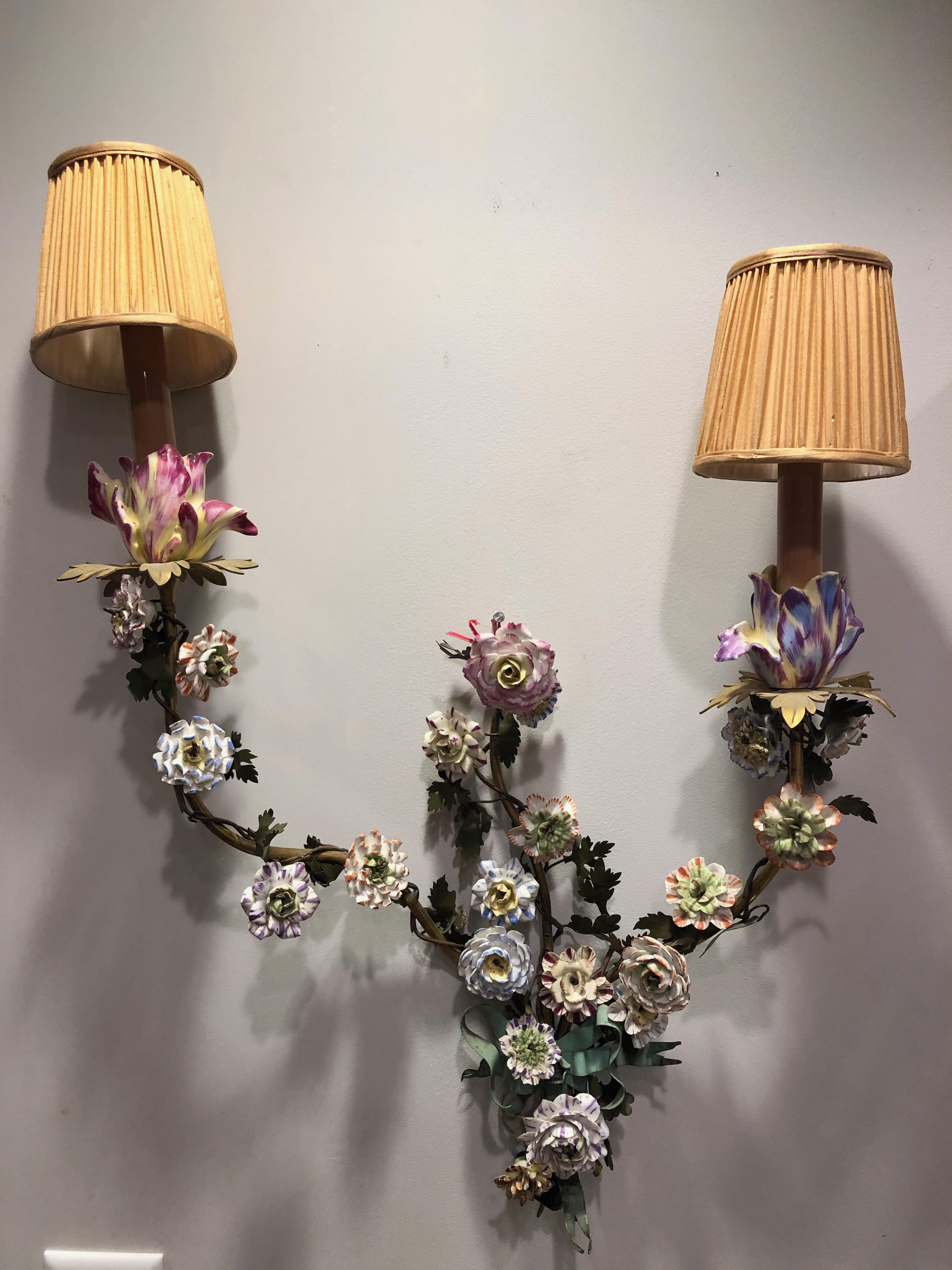 19th Century Pair of Italian Tole' Rococo Porcelain Flowered Sconces 3