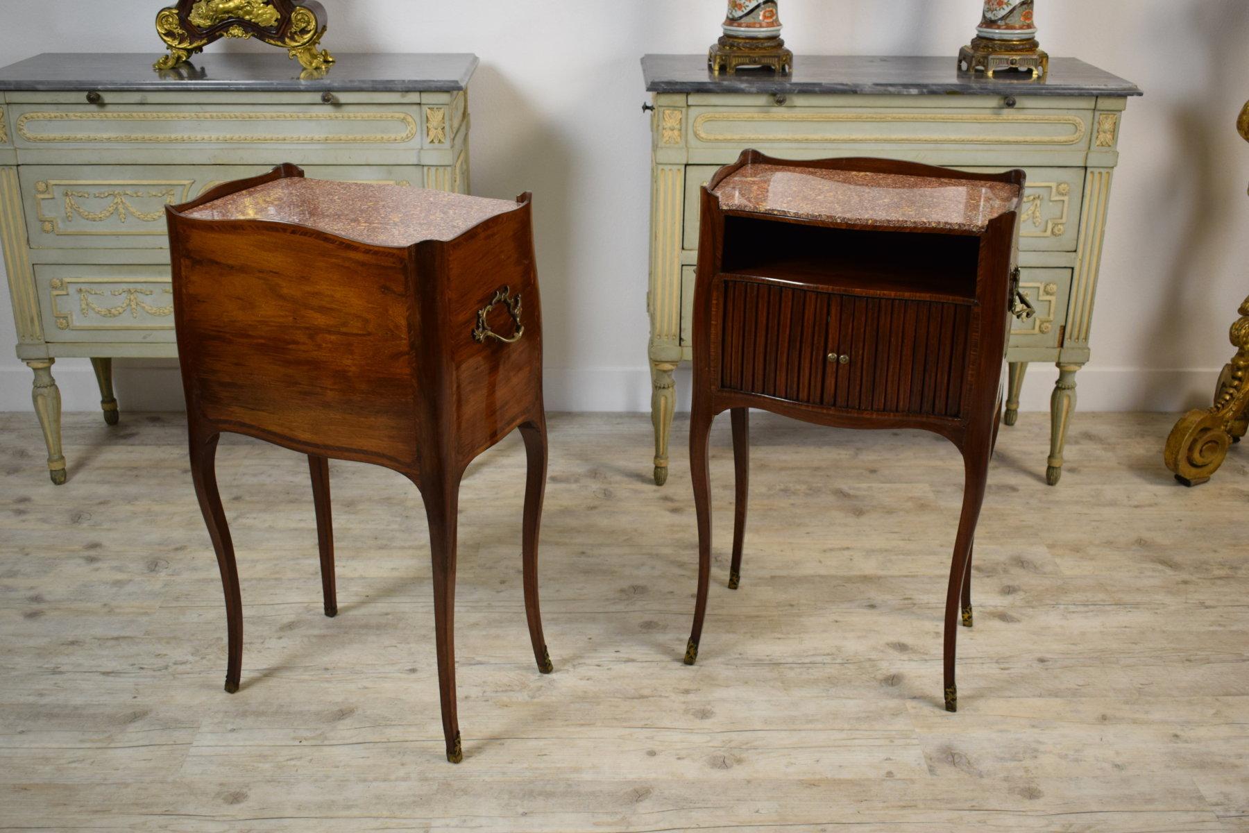 19th Century, Pair of Italian Walnut Wood Bedside Tables 4