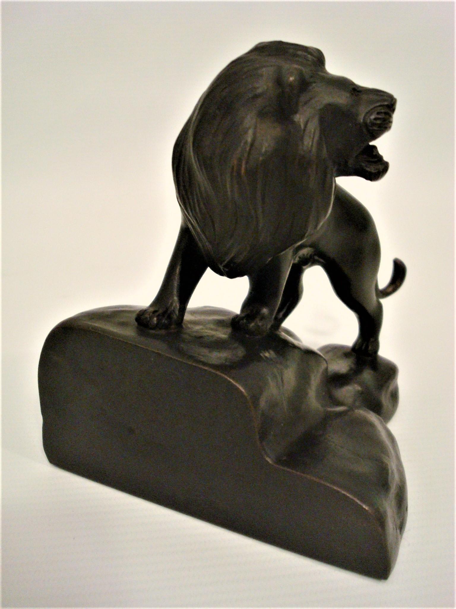 Cast 19th Century Pair of Japanese Bronze Lions Bookends, Meiji Period For Sale