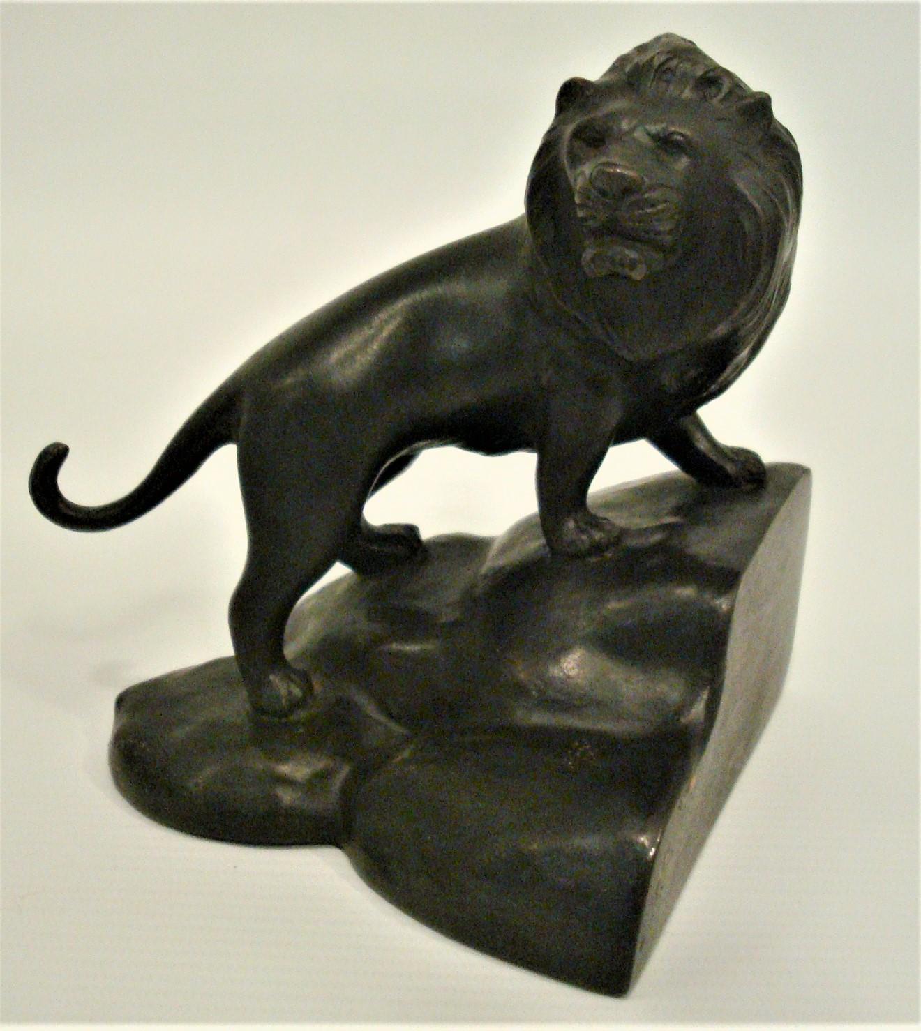 19th Century Pair of Japanese Bronze Lions Bookends, Meiji Period For Sale 2
