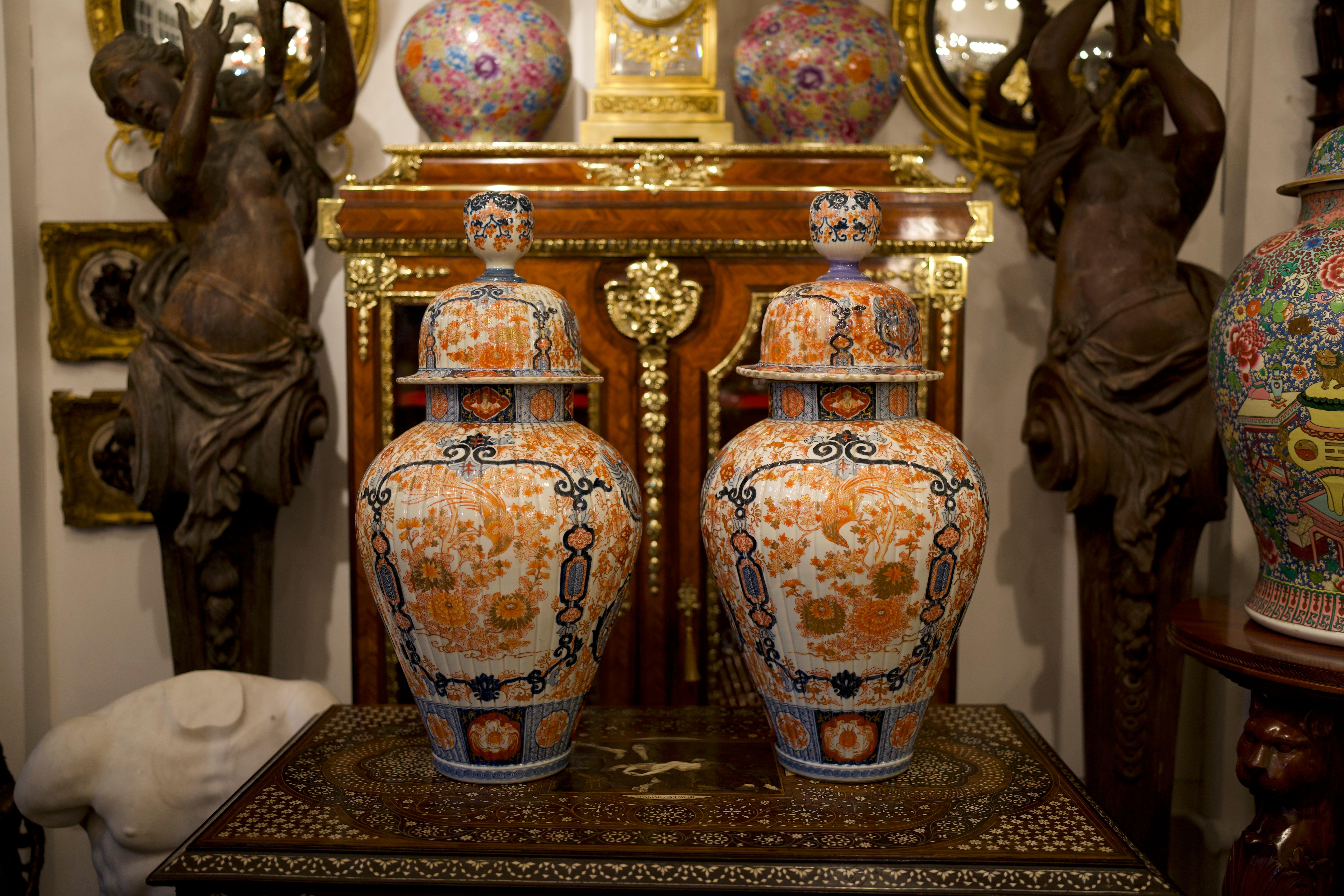 19th Century Pair of Japanese Imari Lidded Ginger Jars/Vases In Excellent Condition For Sale In Southall, GB