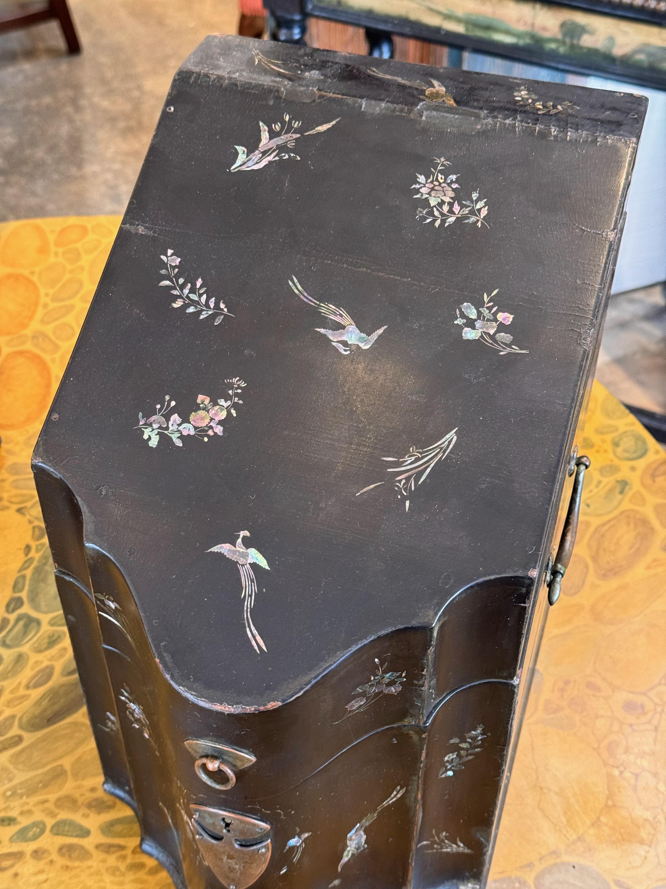 19th Century Pair of Knife Boxes With Mother of Pearl In Good Condition For Sale In Charlottesville, VA