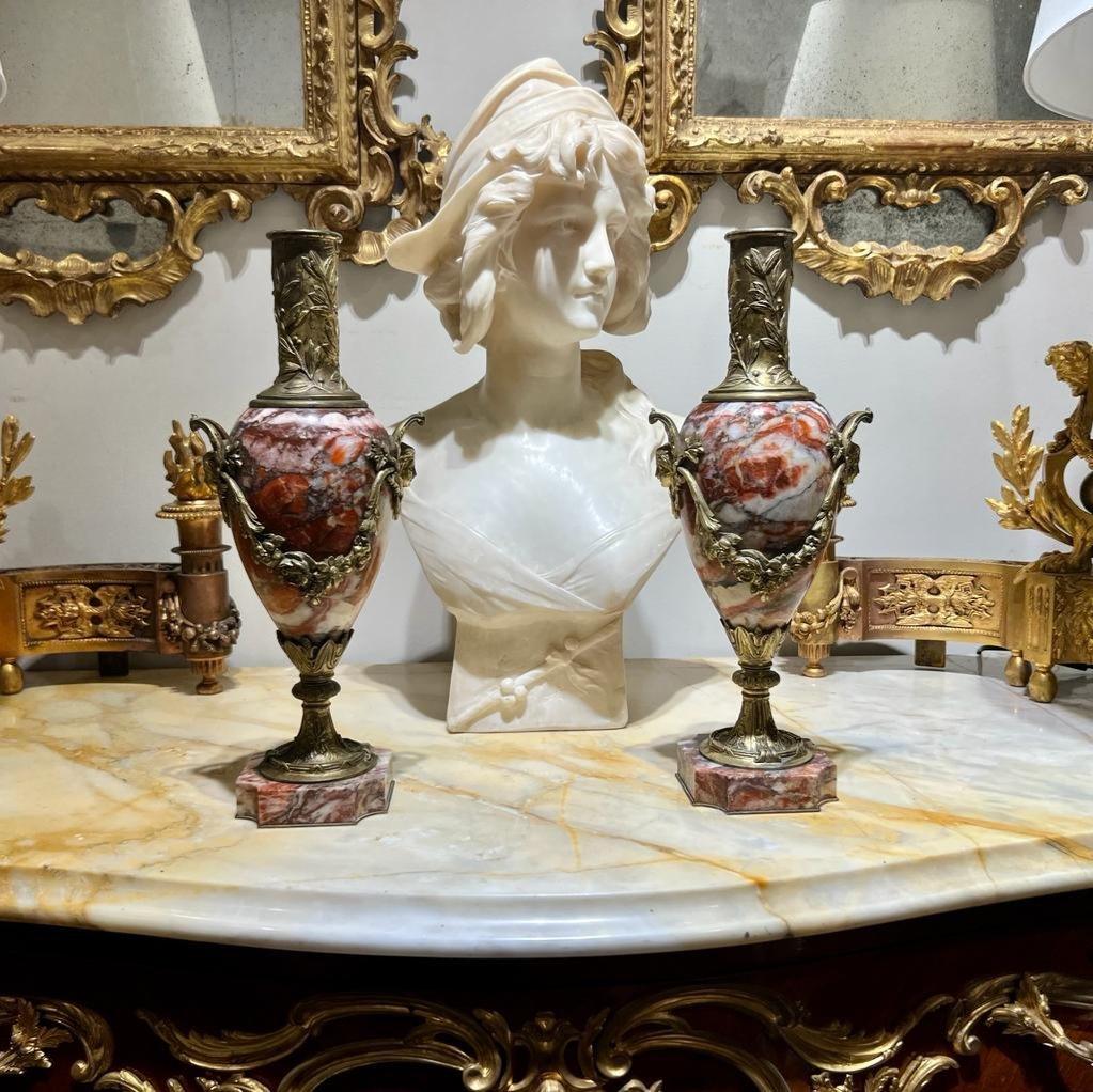 Napoleon III 19th Century Pair of Large Cassolettes with Mascarons in Violet Breccia Marble For Sale