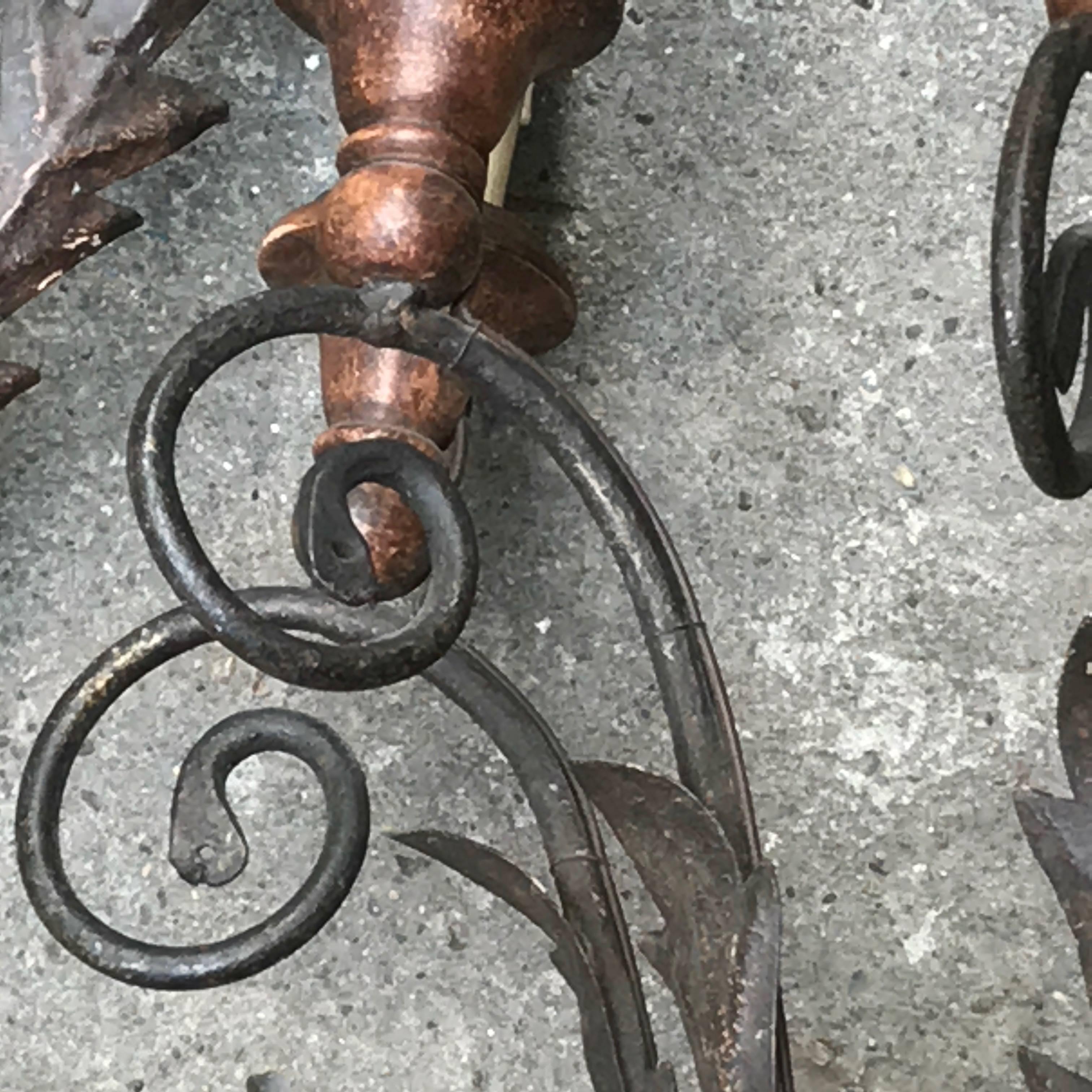 19th Century Pair of Large Italian Leafted Iron Five-Light Sconces From Tuscany For Sale 3