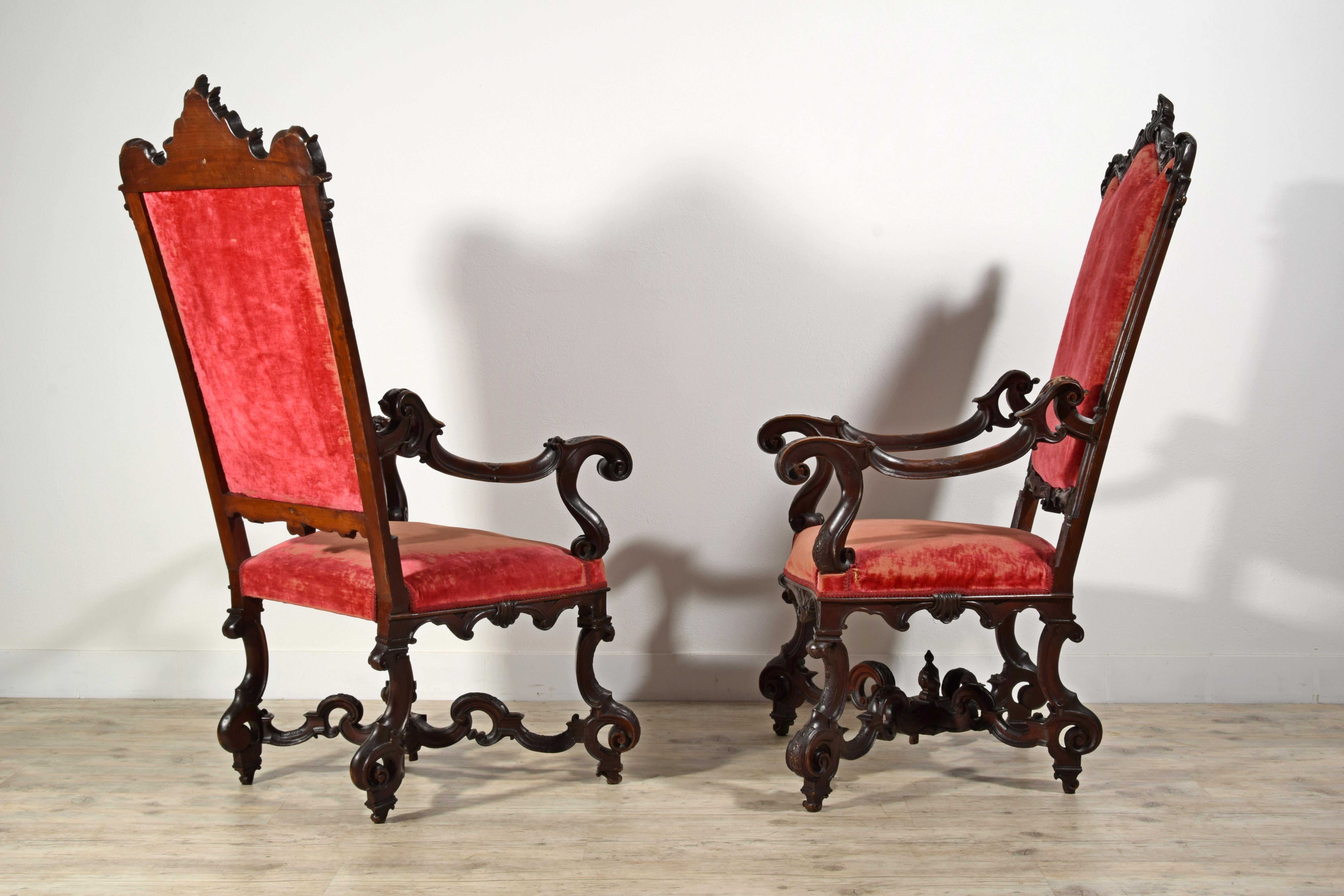 19th Century Pair of Large Venetian Wood Armchairs For Sale 5