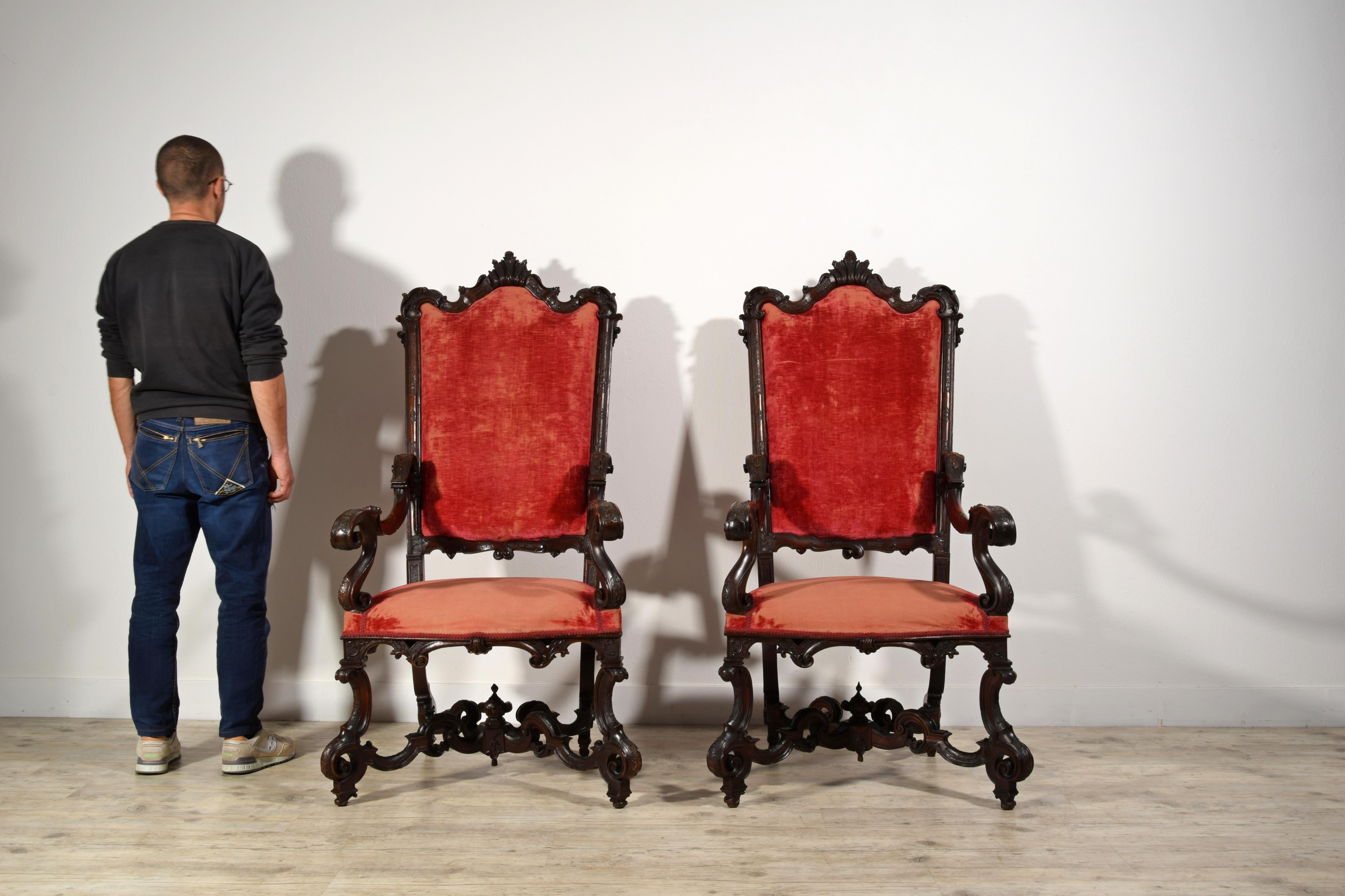 19th Century Pair of Large Venetian Wood Armchairs For Sale 6