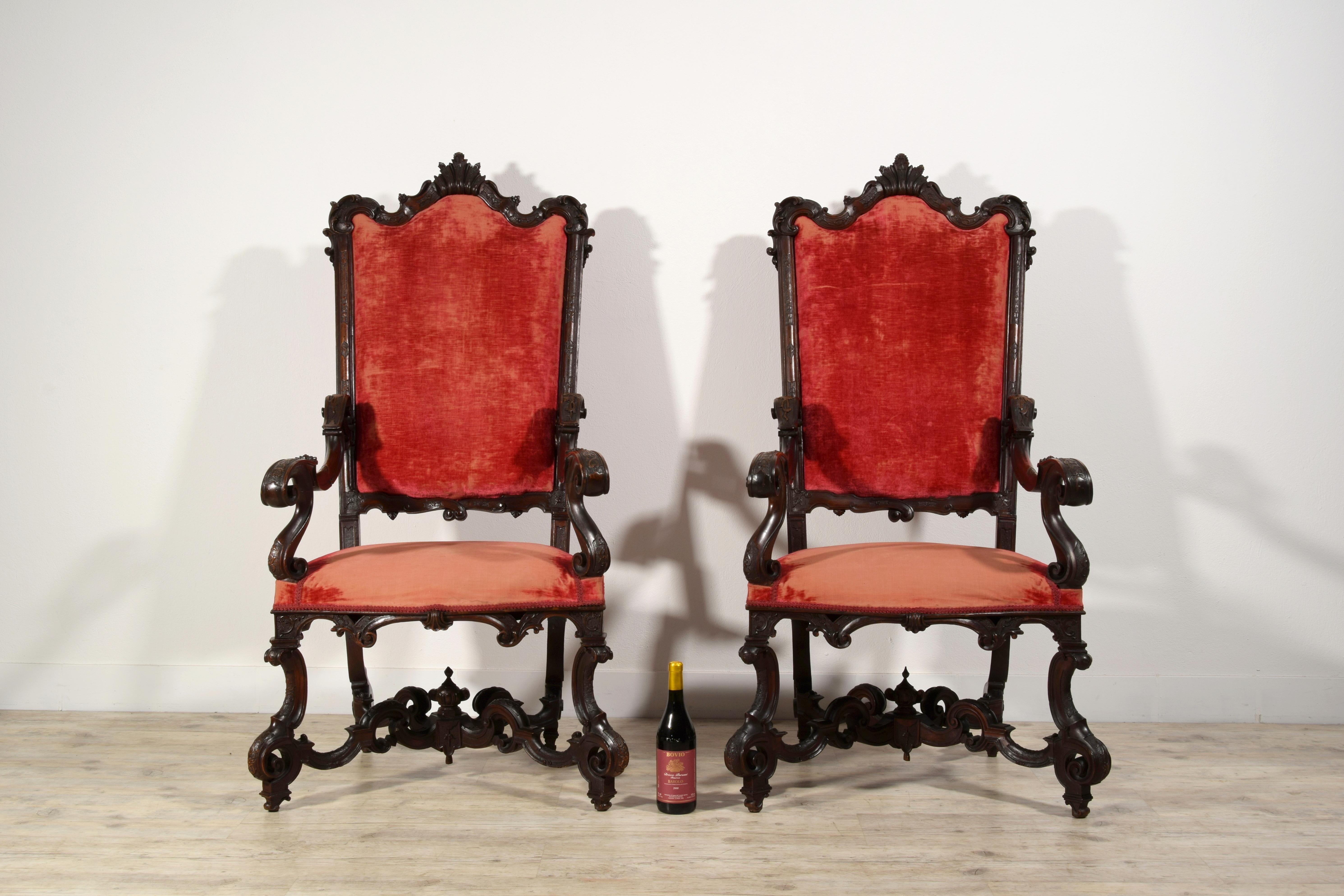 19th Century Pair of Large Venetian Wood Armchairs For Sale 1