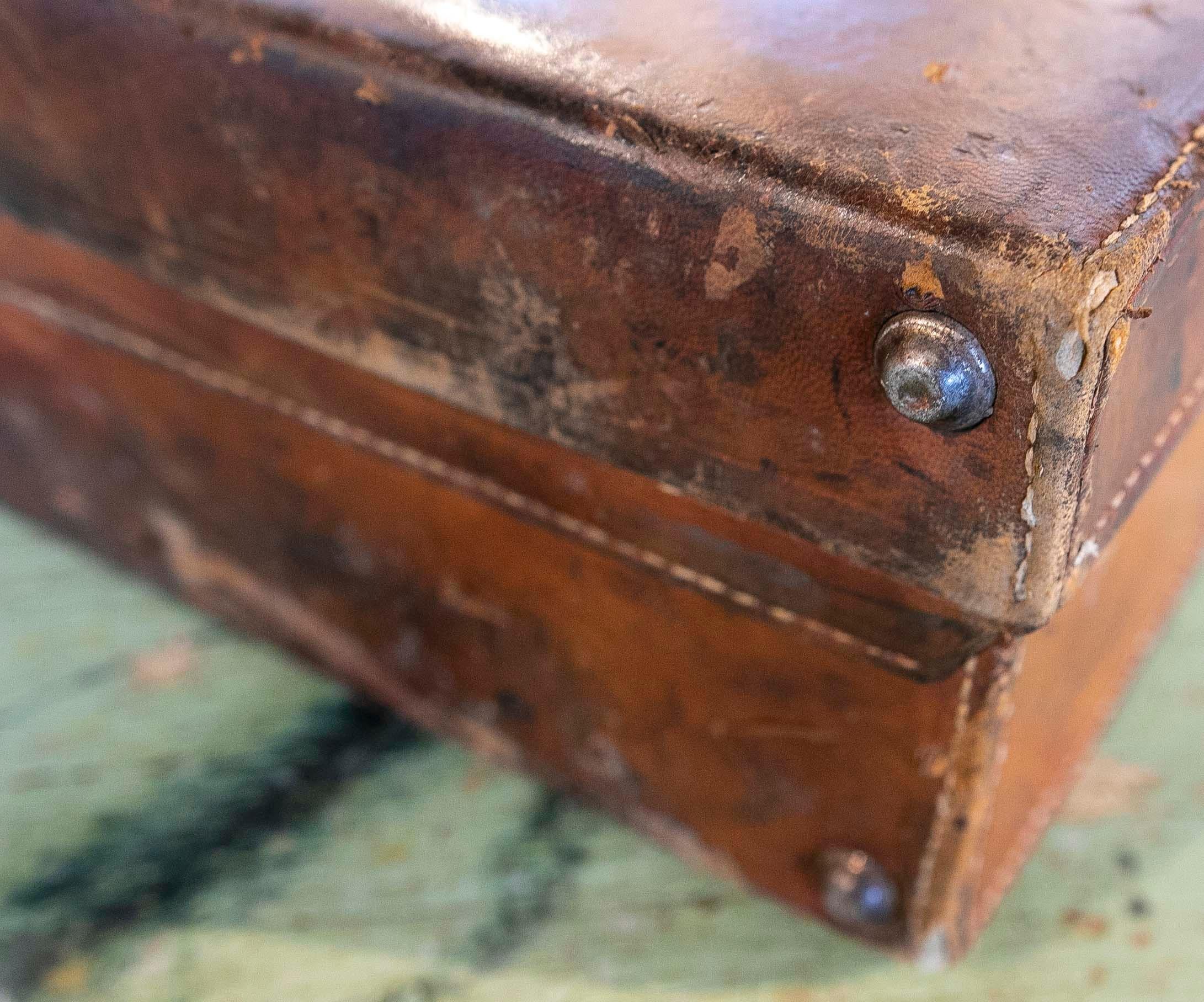 19th Century Pair of Leather Travelling Suitcases with Bronze Initials 5
