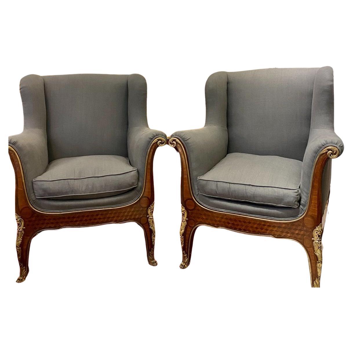 Paire de chaises de cérémonie Bergere de style Louis XV du 19ème siècle 