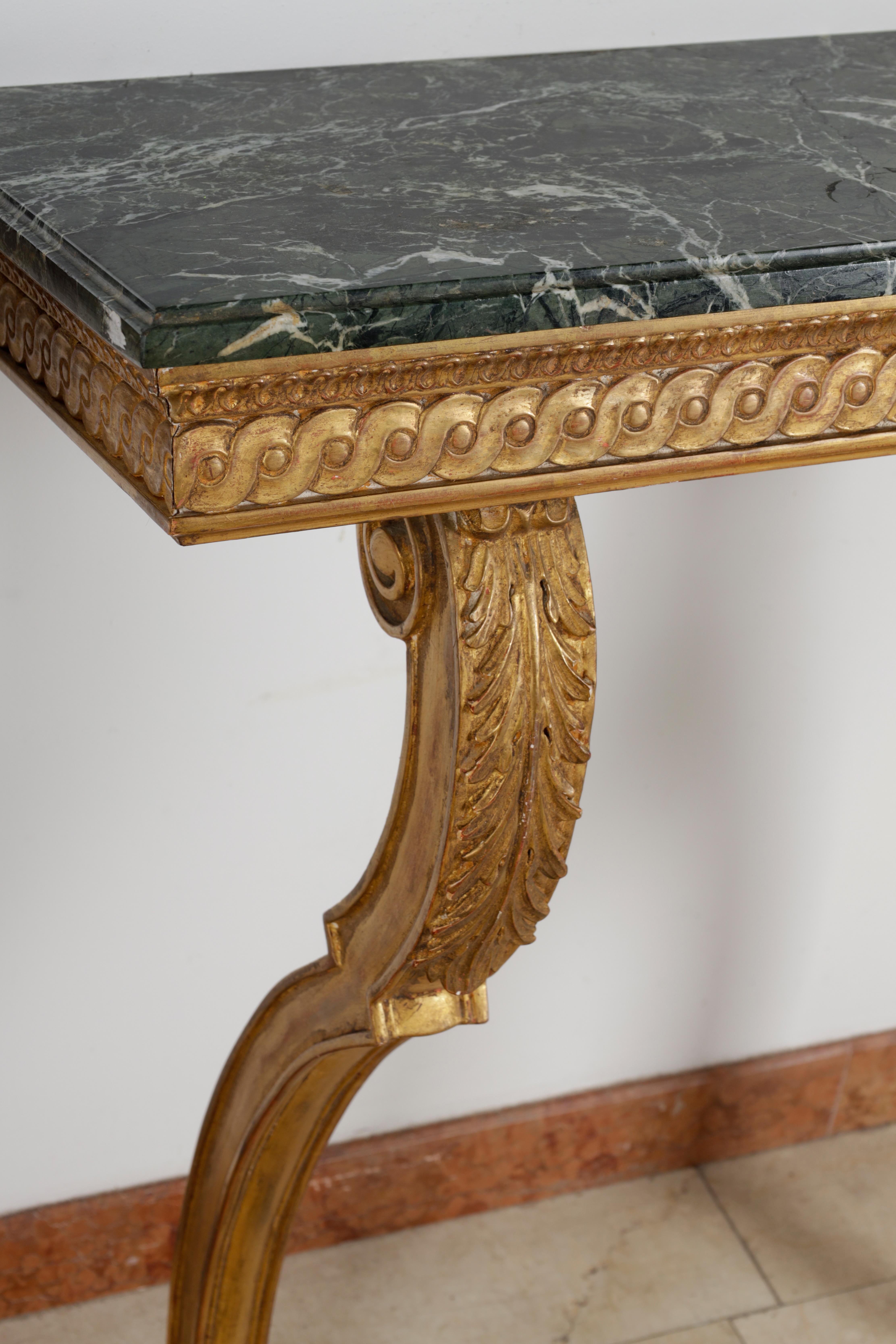 19. Jahrhundert Paar vergoldete Konsolentische im Louis-XVI-Stil. (Marmor) im Angebot