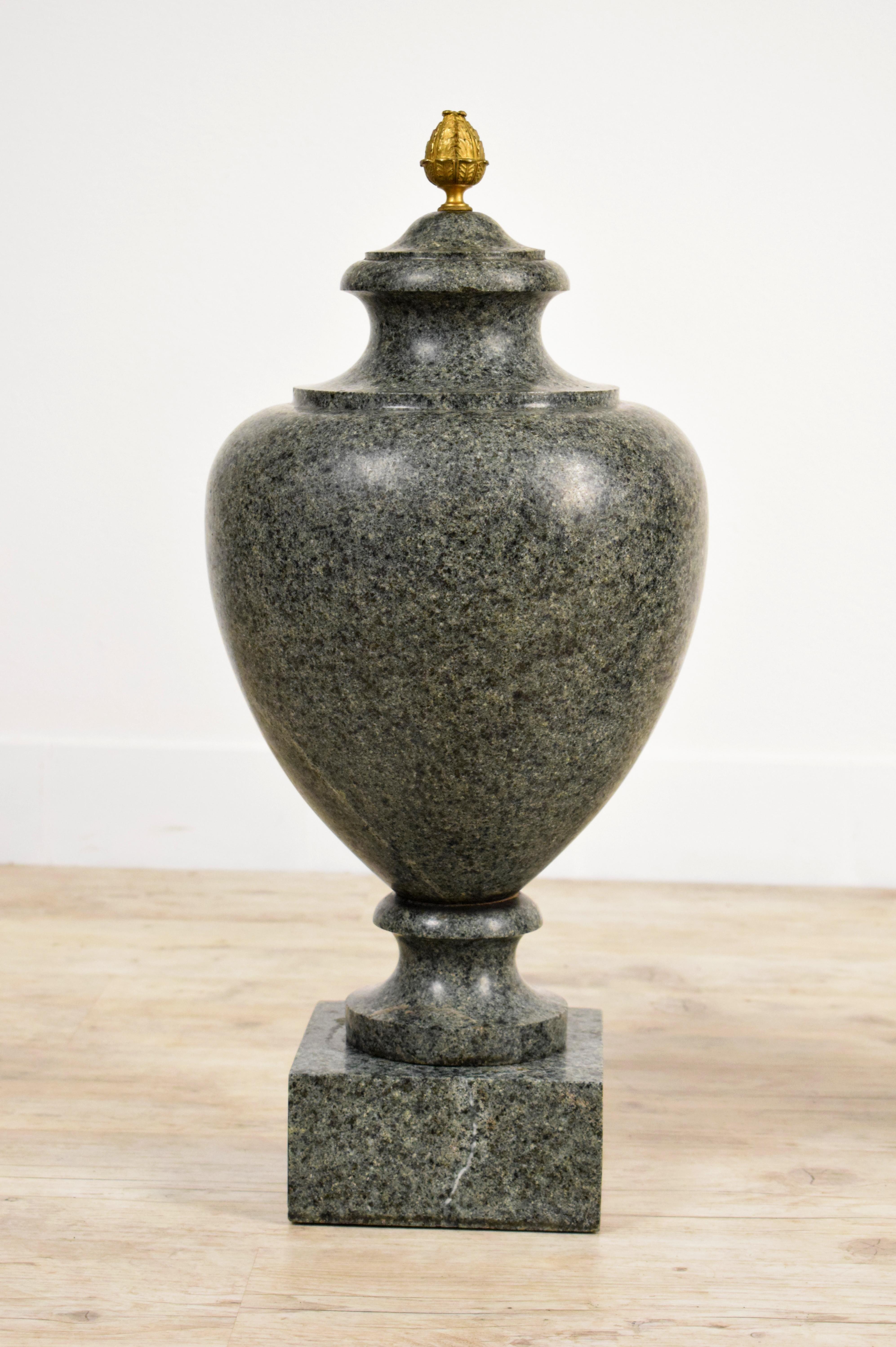 19th Century, Pair of Louis XVI Style Green Granite Vases For Sale 5