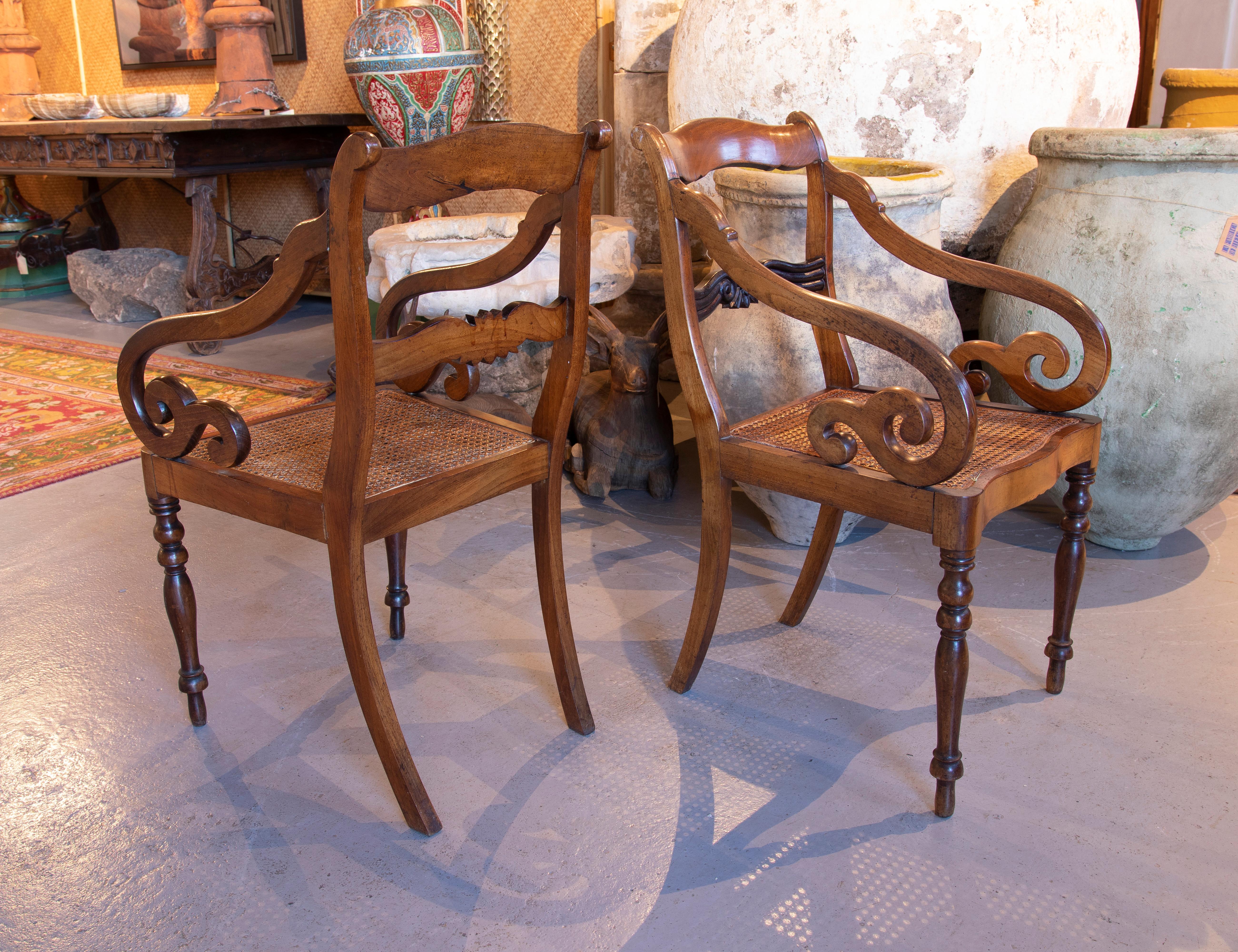 19th Century Pair of Mahogany Armchairs with Wickerwork Seats In Good Condition For Sale In Marbella, ES