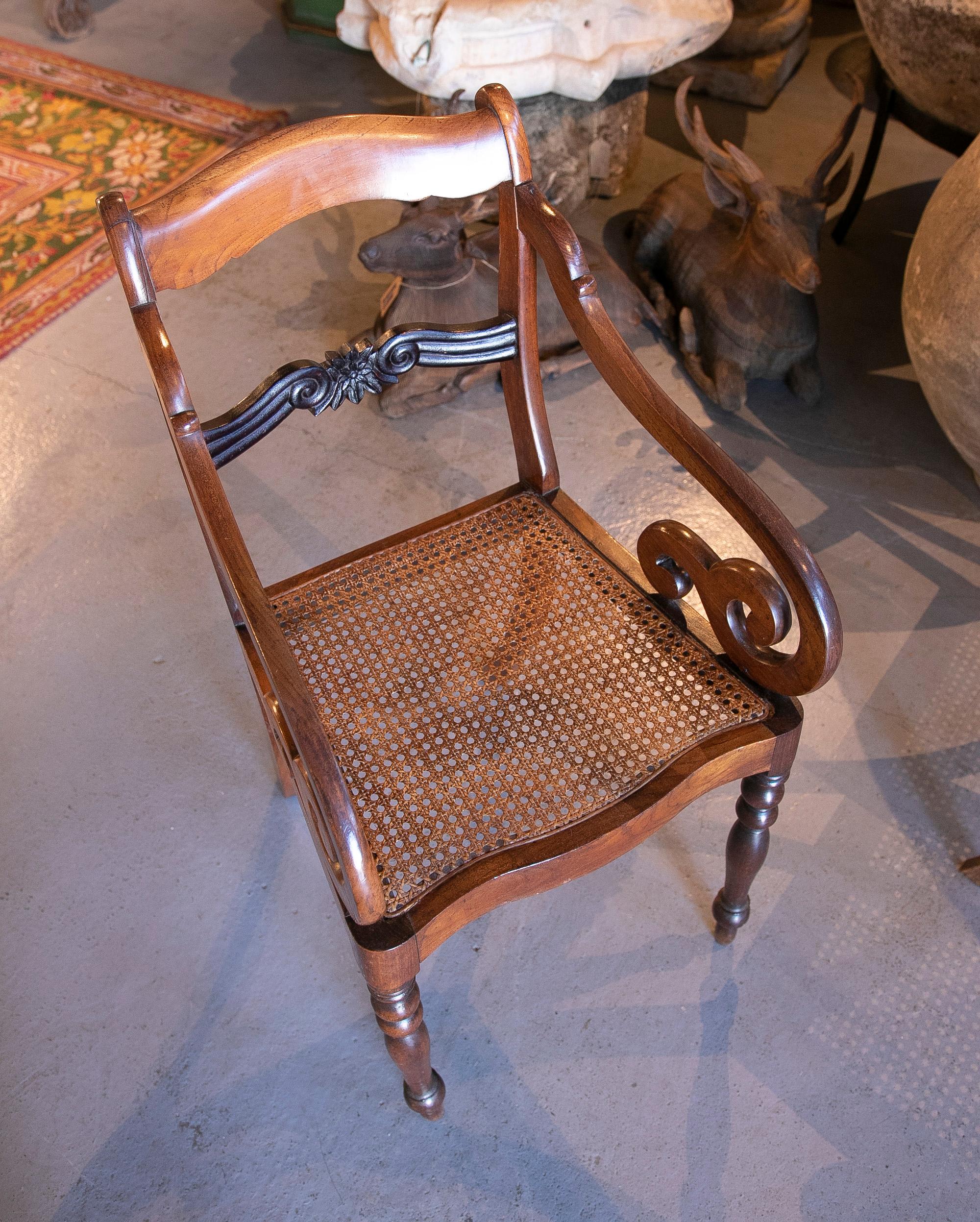 Paar Mahagoni-Sessel des 19. Jahrhunderts mit Sitzflächen aus Korbweide im Angebot 2