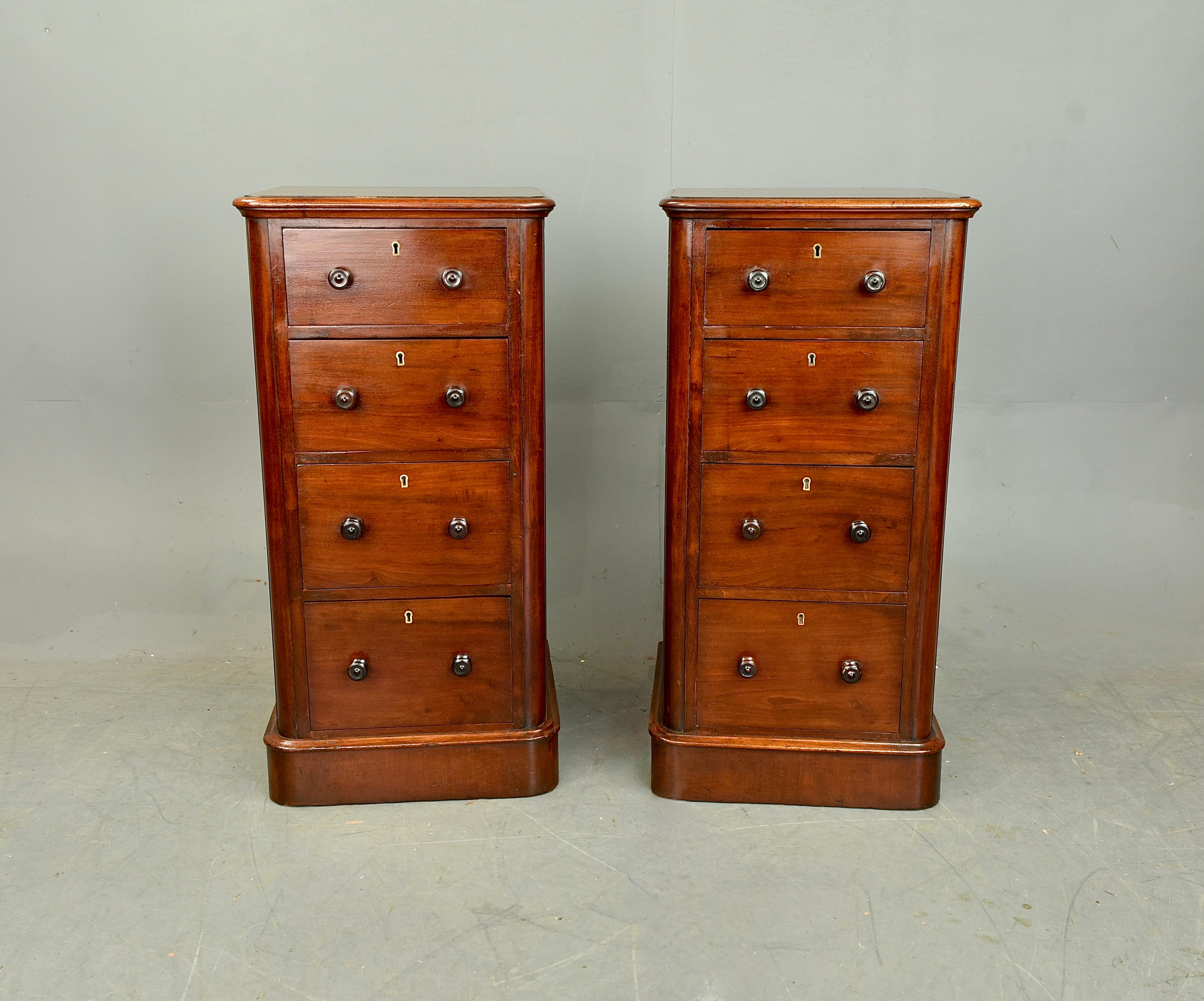 Fine quality pair of mid Victorian mahogany bedside chests .
Each chest has four graduating mahogany lined hand dovetailed drawers ,that slide nice and smooth as they should and come complete with a key for the top drawer locks .and retain their