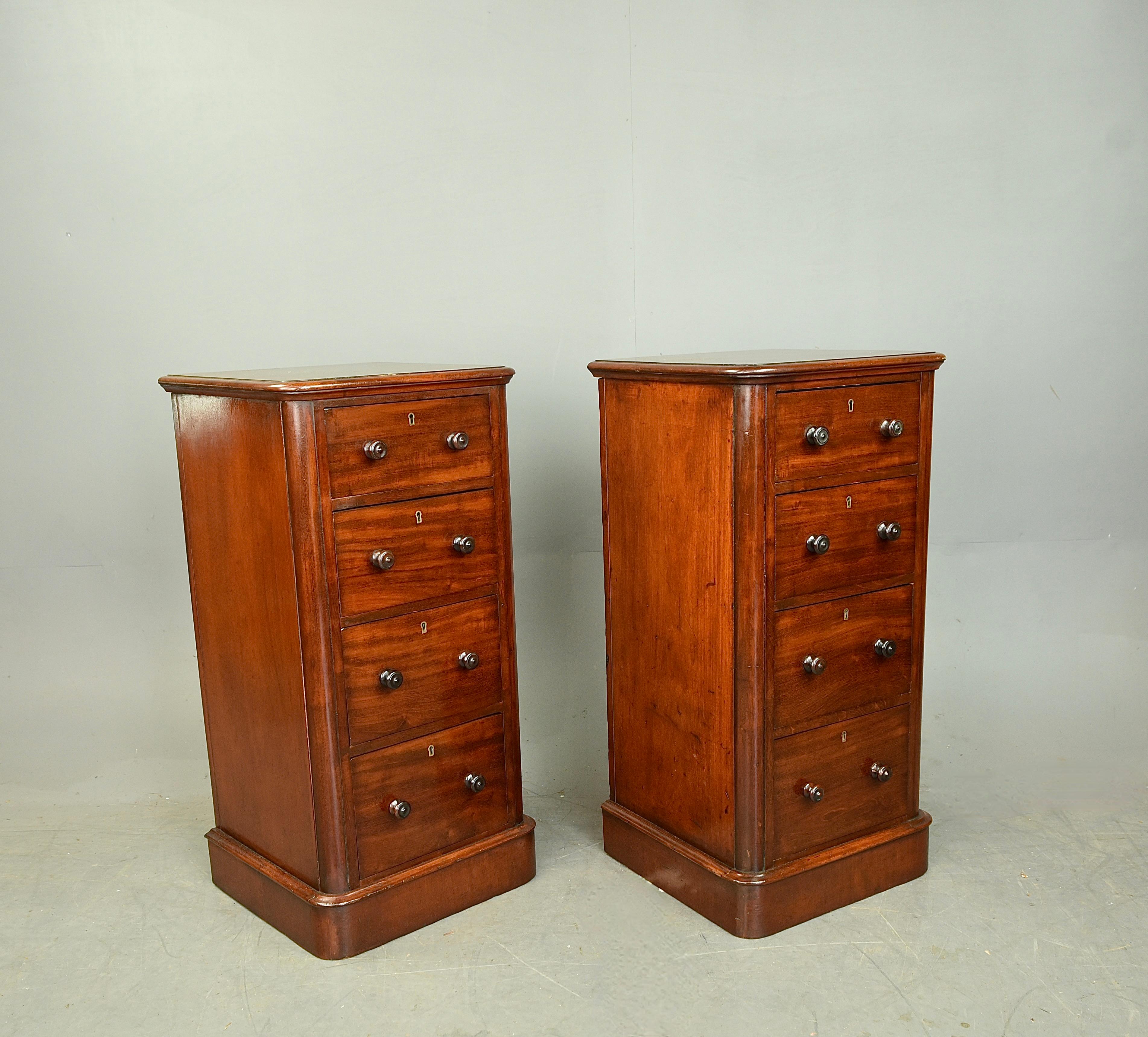 Victorian 19th century pair of mahogany bedside chests of drawers  For Sale