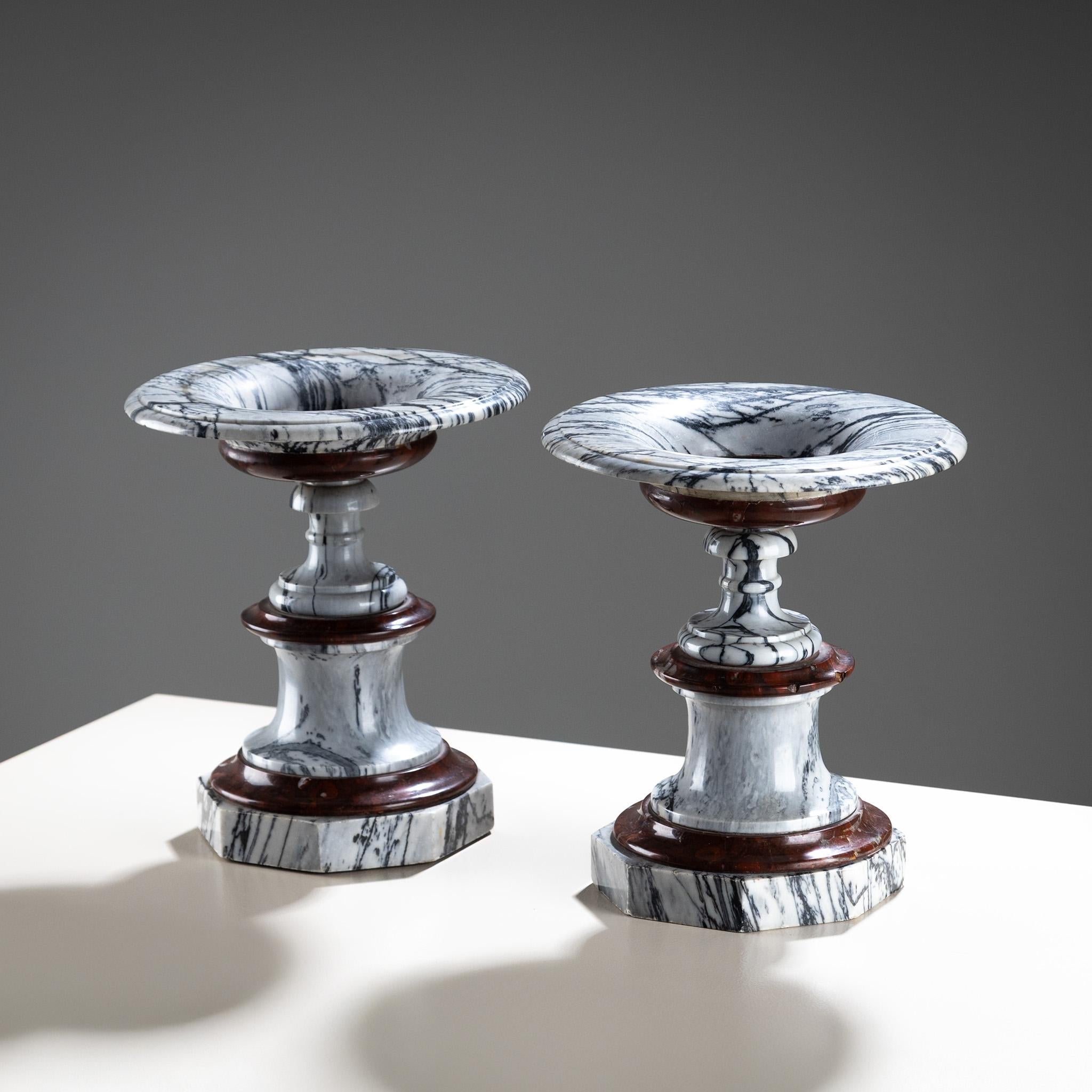 Italian 19th Century Pair of Marble Tazzas, Italy For Sale
