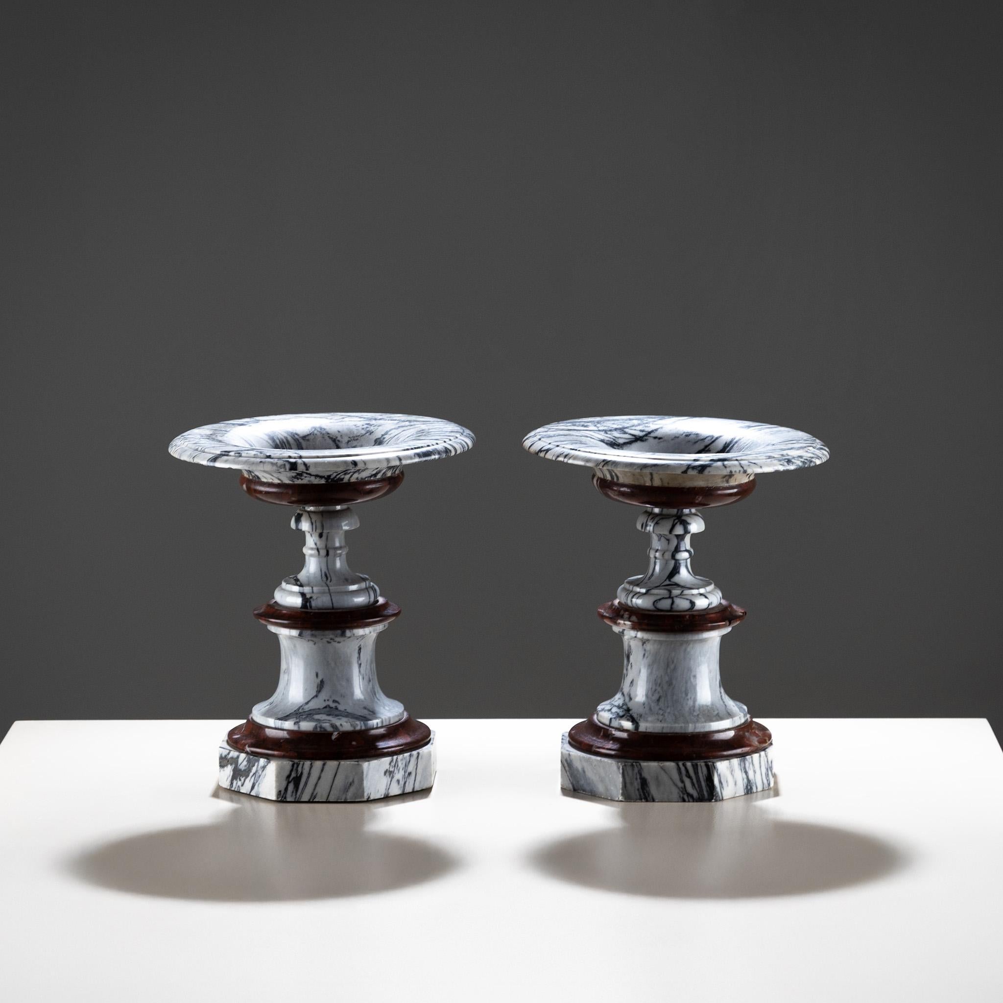 19th Century Pair of Marble Tazzas, Italy In Good Condition For Sale In New York, NY