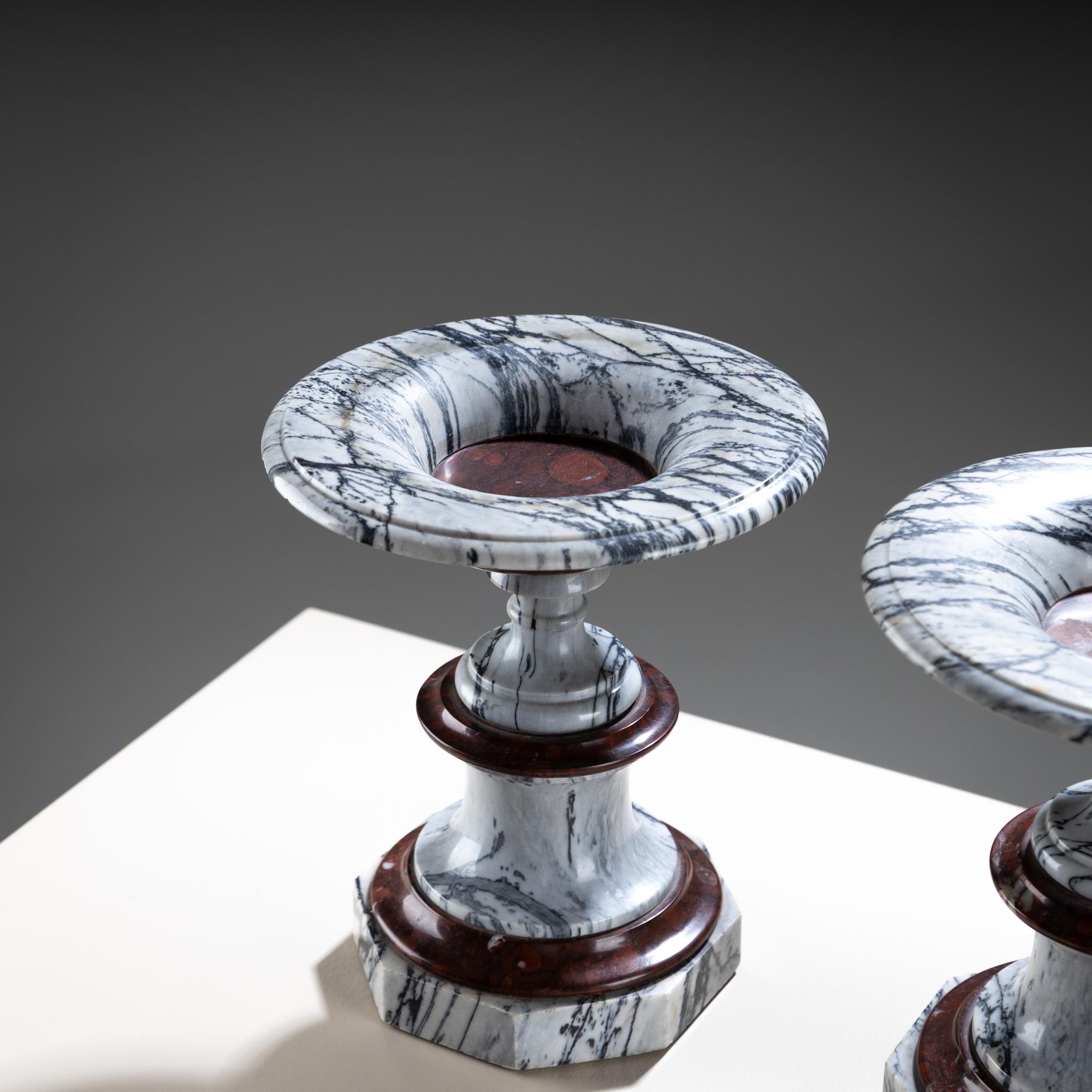 19th Century Pair of Marble Tazzas, Italy For Sale 1