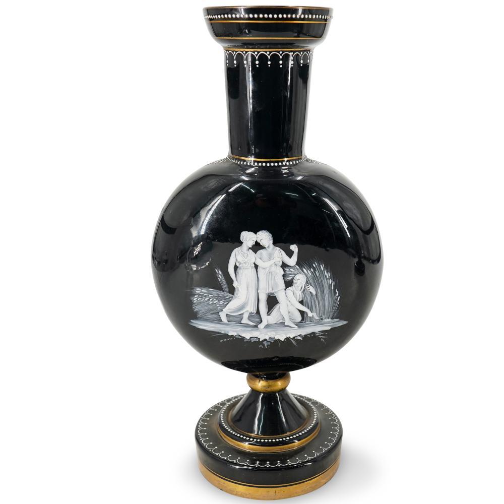 Paire de vases MARY GREGORY du 19ème siècle avec scènes d'amis en vente 4