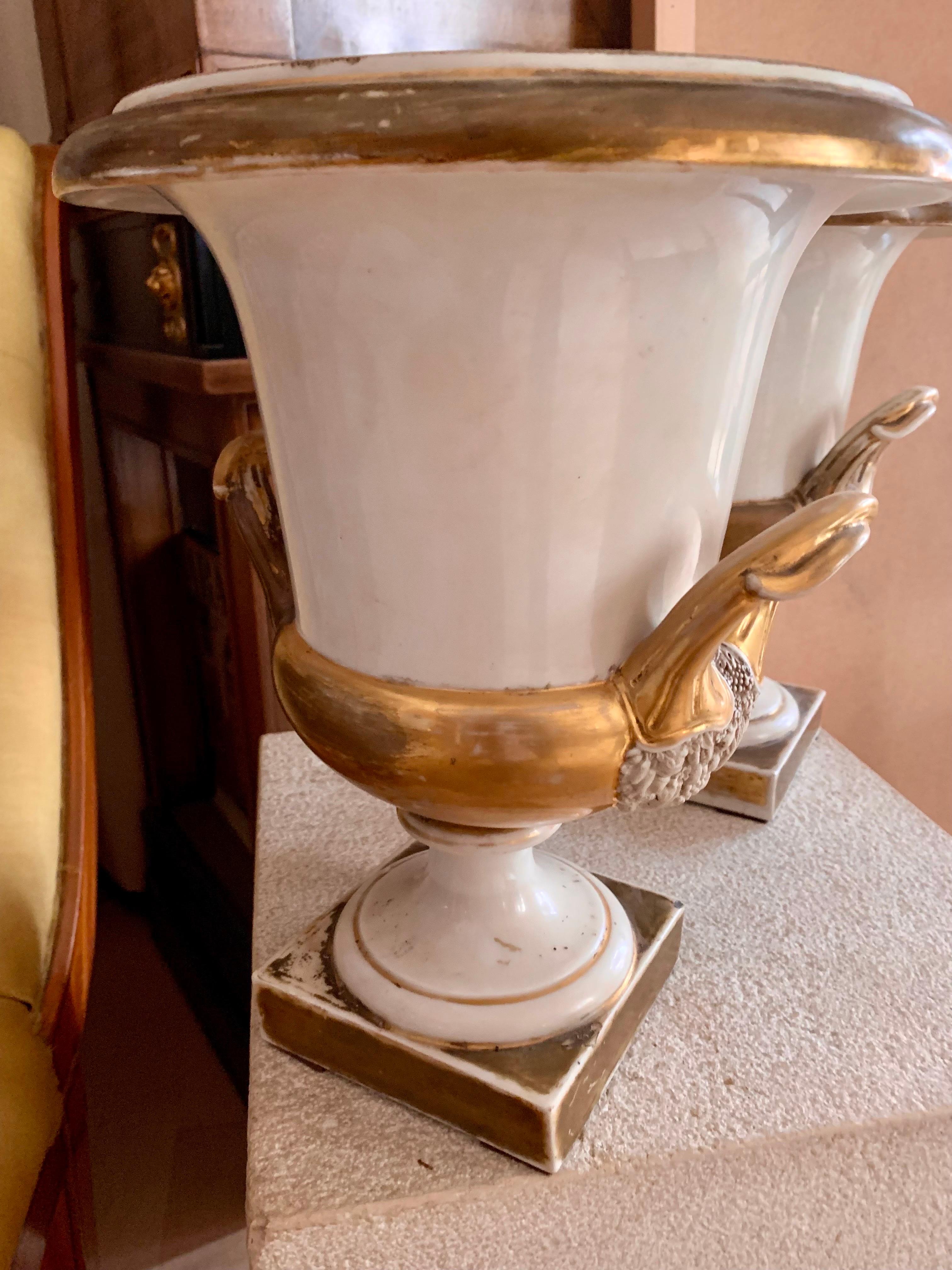 Napoleon III 19th Century Pair of Medici Vases in  Old Paris Porcelain  For Sale