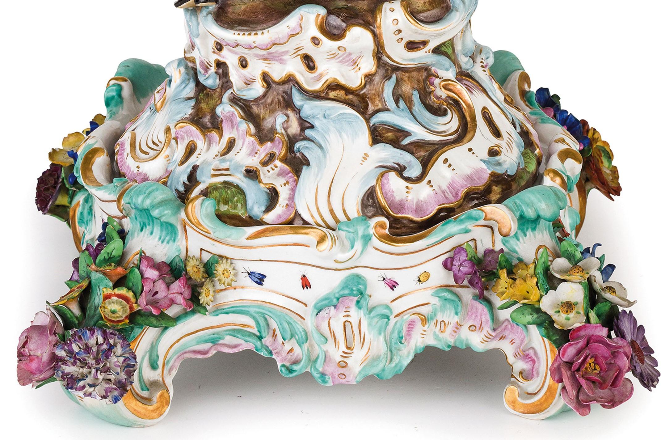 19th Century Pair of Meissen Porcelain Centerpieces 2
