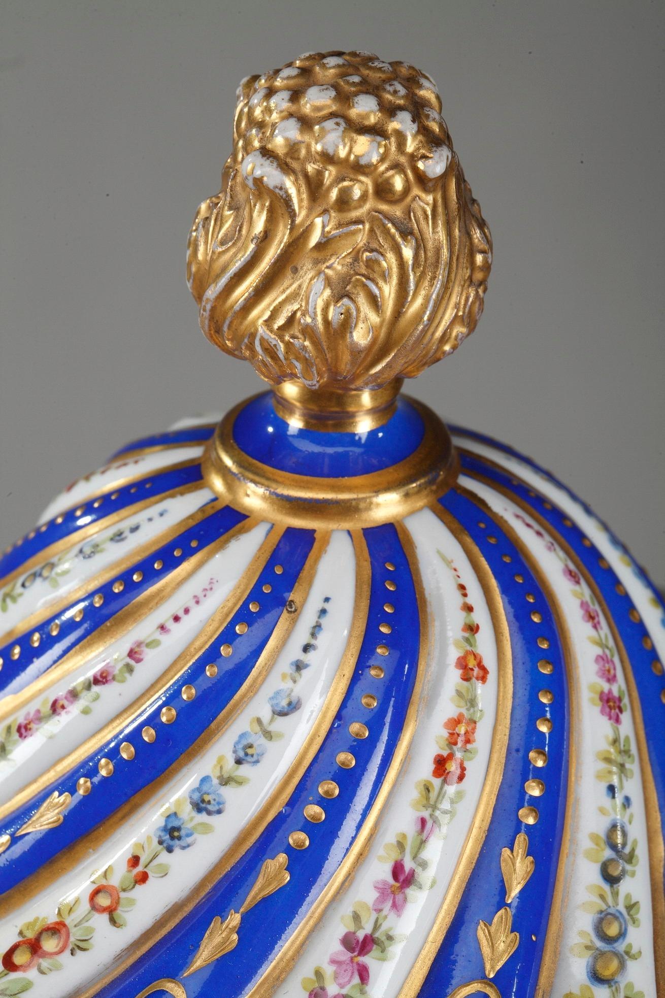 19th Century Pair of Monumental Porcelain Antique Vases in Sevres Taste 1