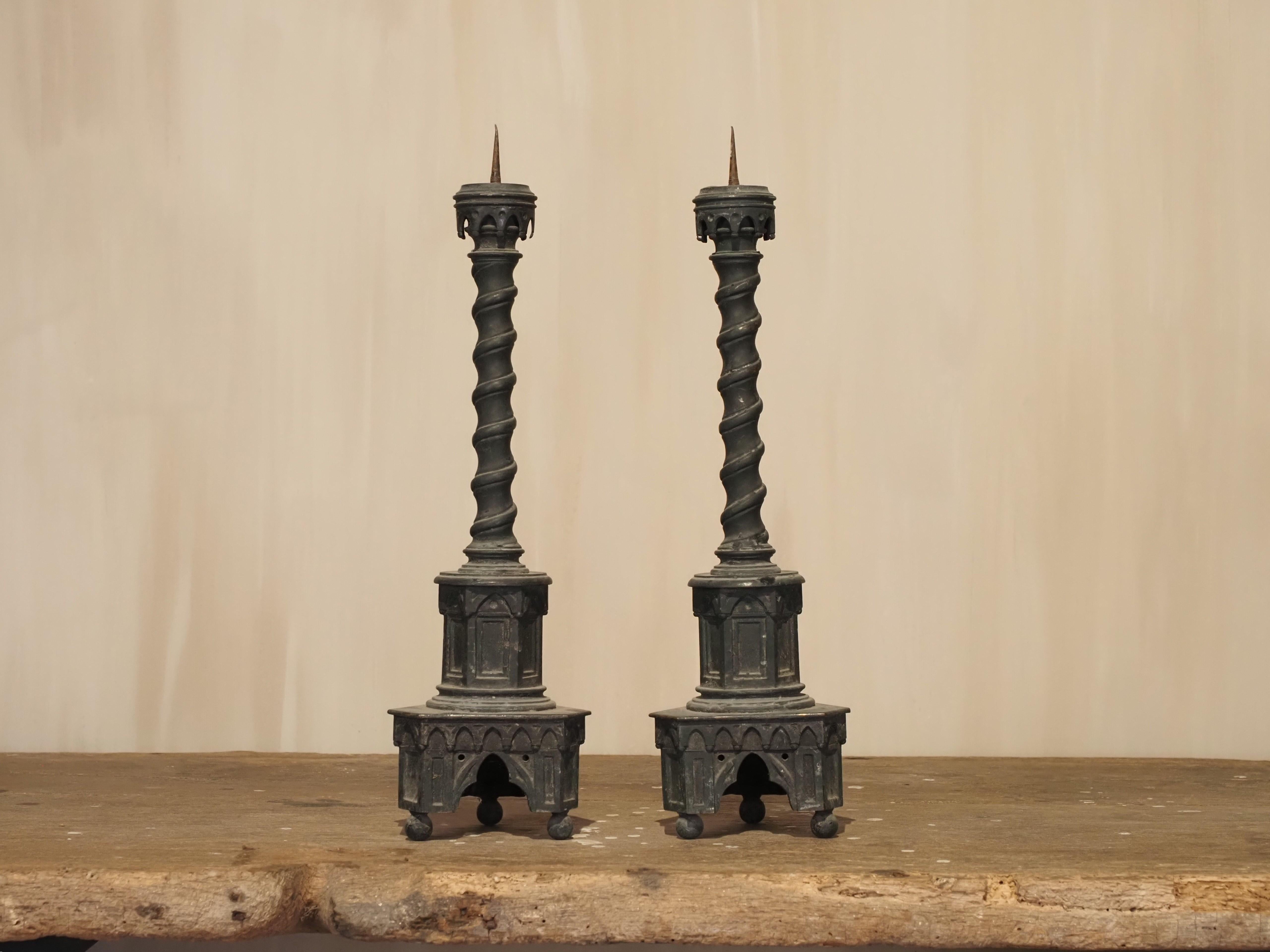 Gothic Revival 19th Century pair of Neo-Gothic candlesticks For Sale